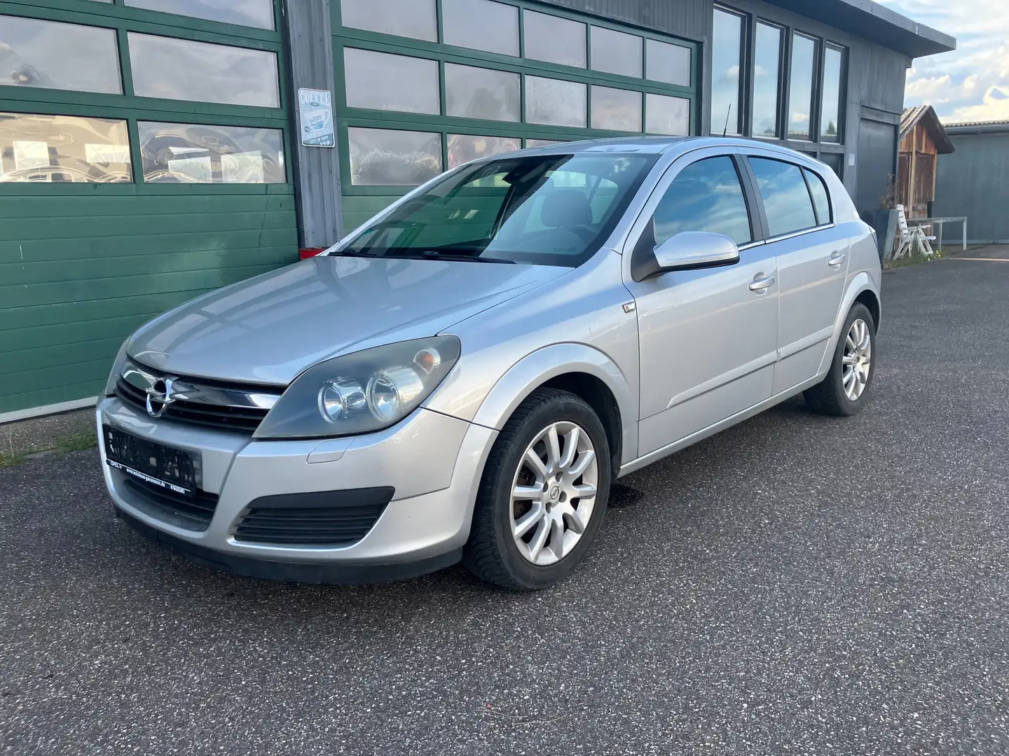 Opel Astra 1.6 Elegance Automatik Klima Zahnriemen Neu Zilver - 1