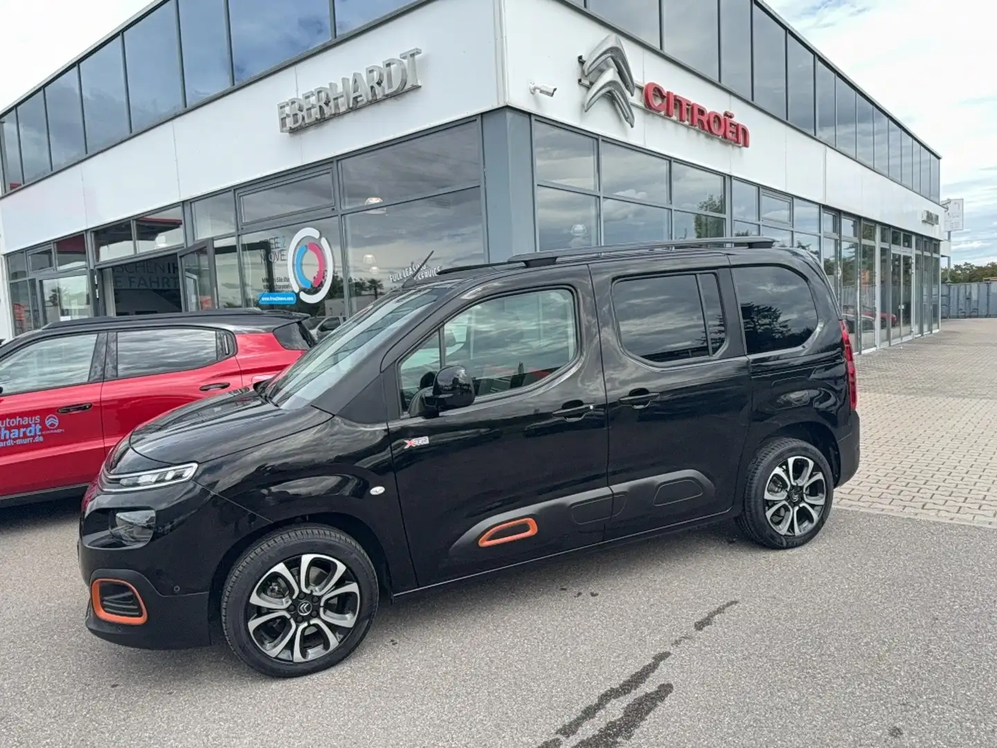 Citroen Berlingo PureTech 130 EAT8 Shine Automatik Schwarz - 1