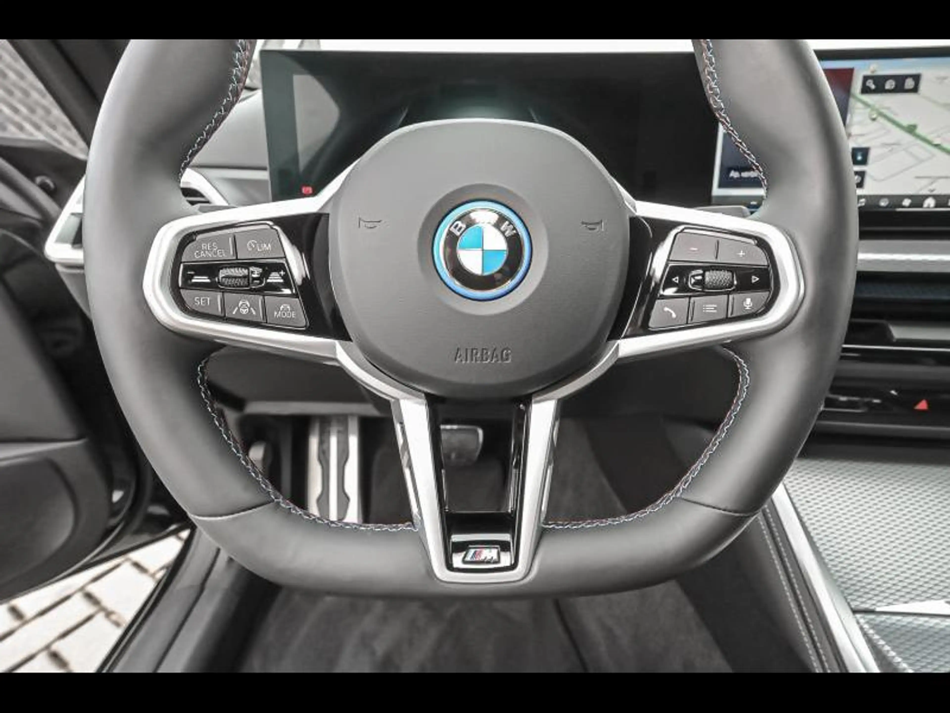 BMW i4 M60 Gran Coupé — photo 8