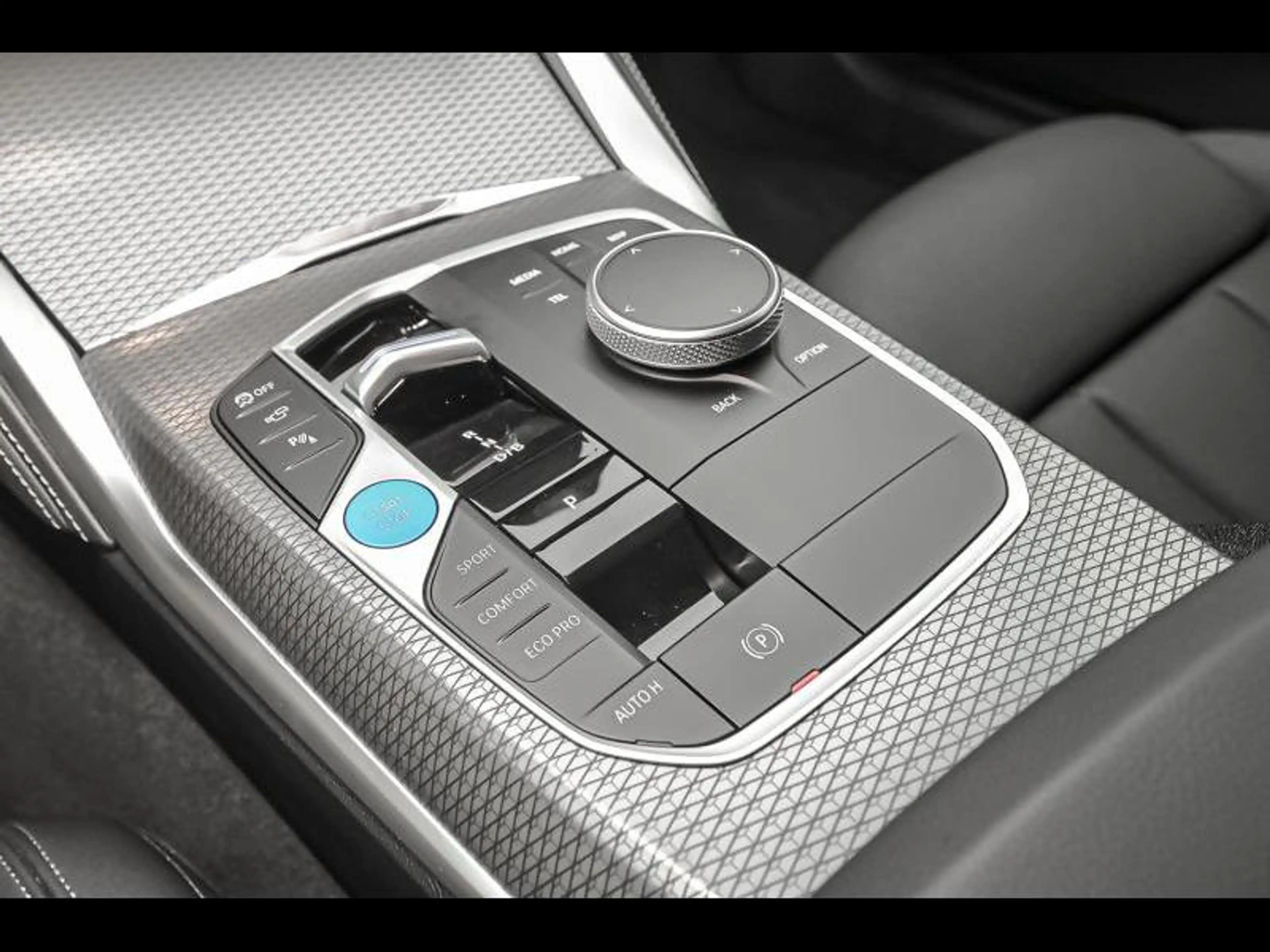 BMW i4 M60 Gran Coupé — photo 10