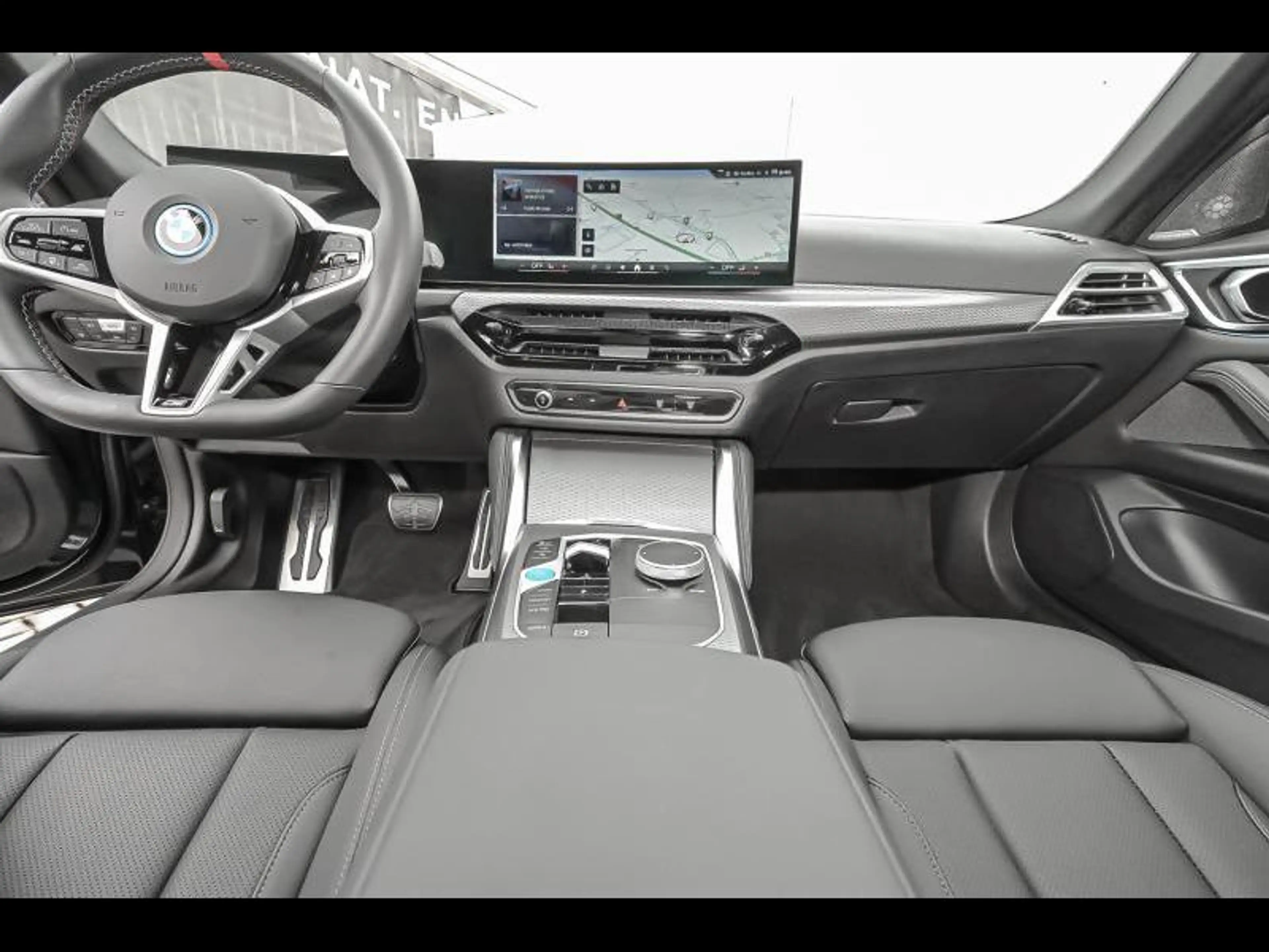 BMW i4 M60 Gran Coupé — photo 7