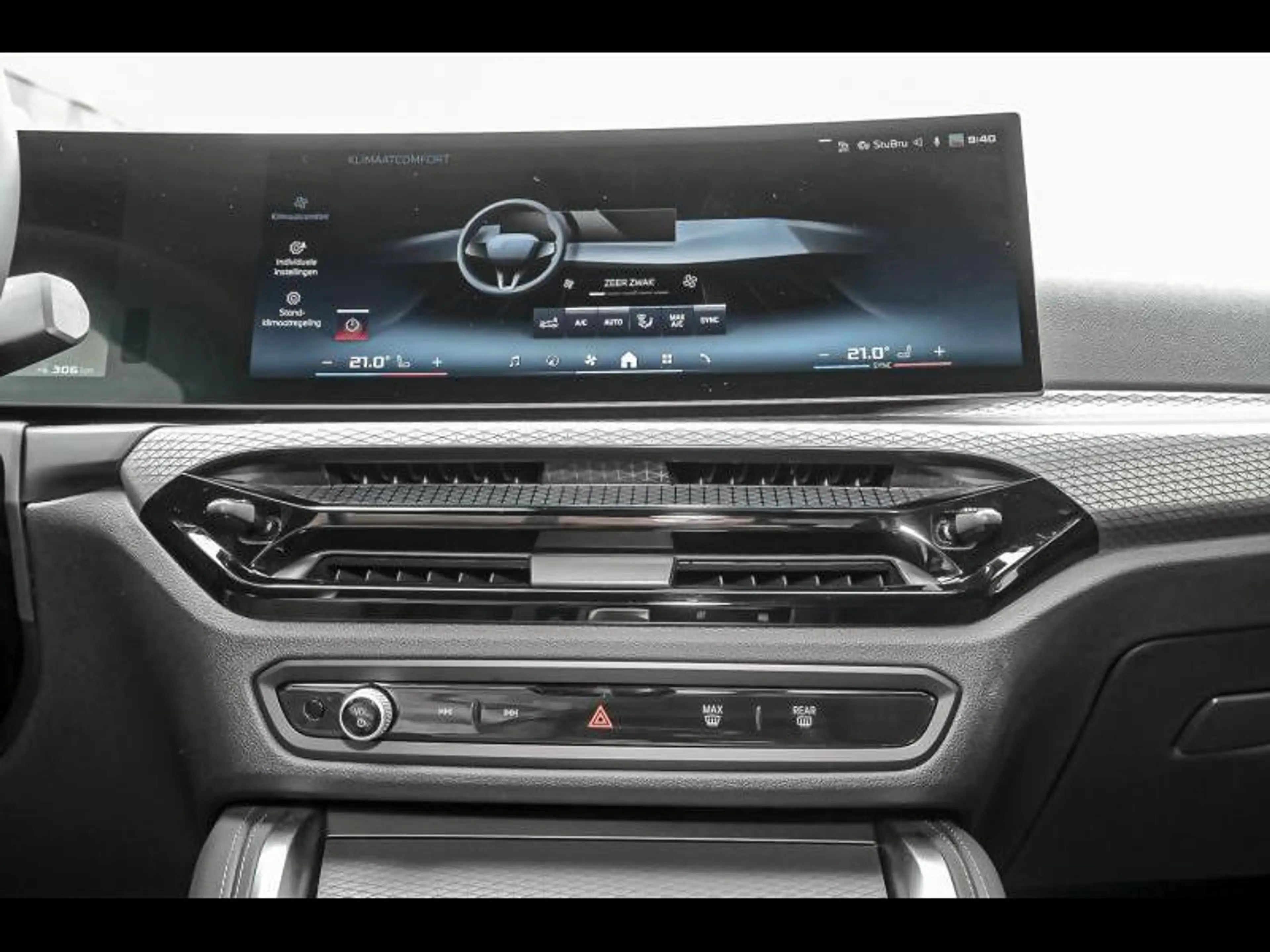 BMW i4 M60 Gran Coupé — photo 11