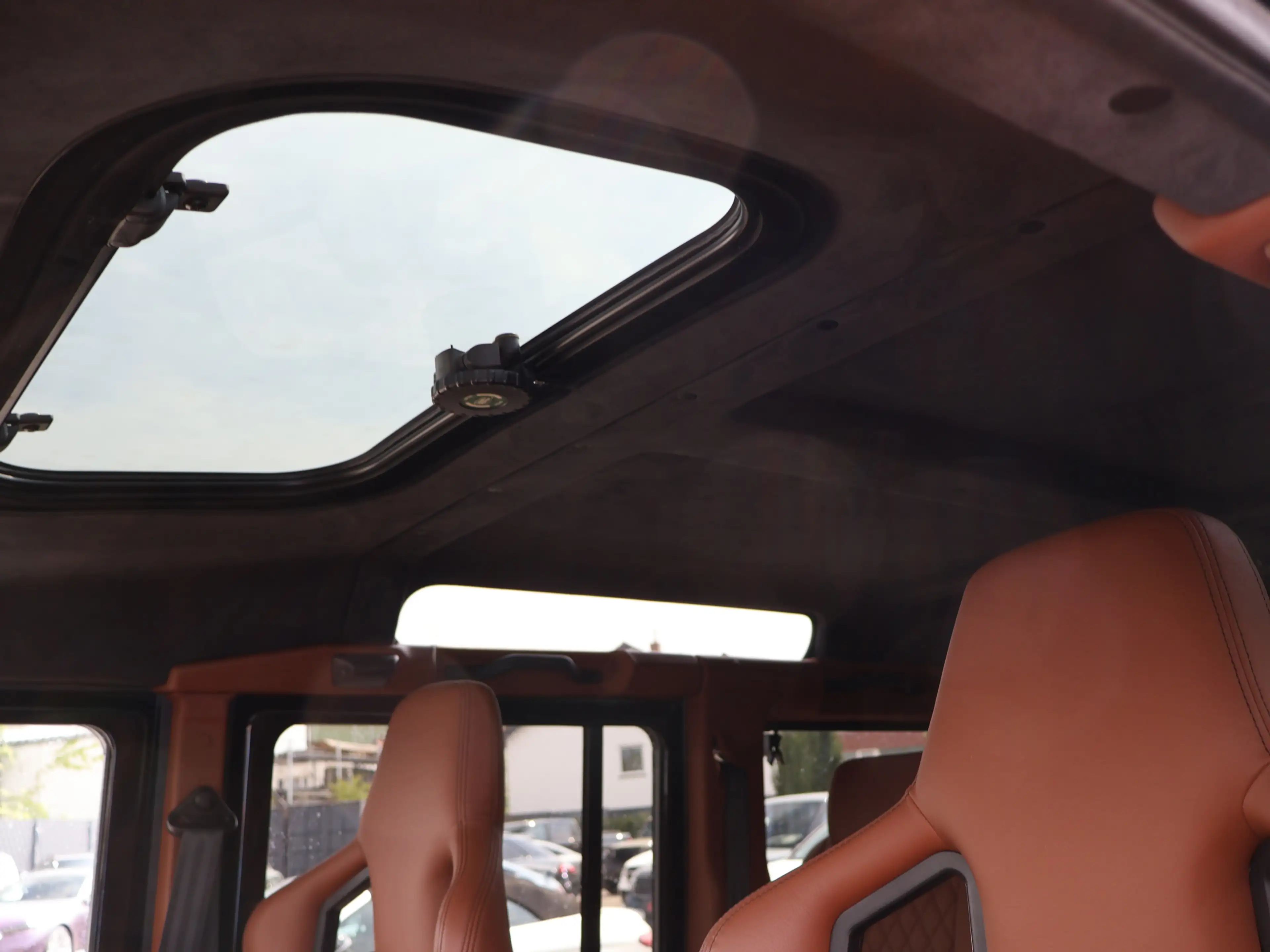 Land Rover Defender 110 HERITAGE Glasdach-LED-AHK-7 Sitzer — photo 15