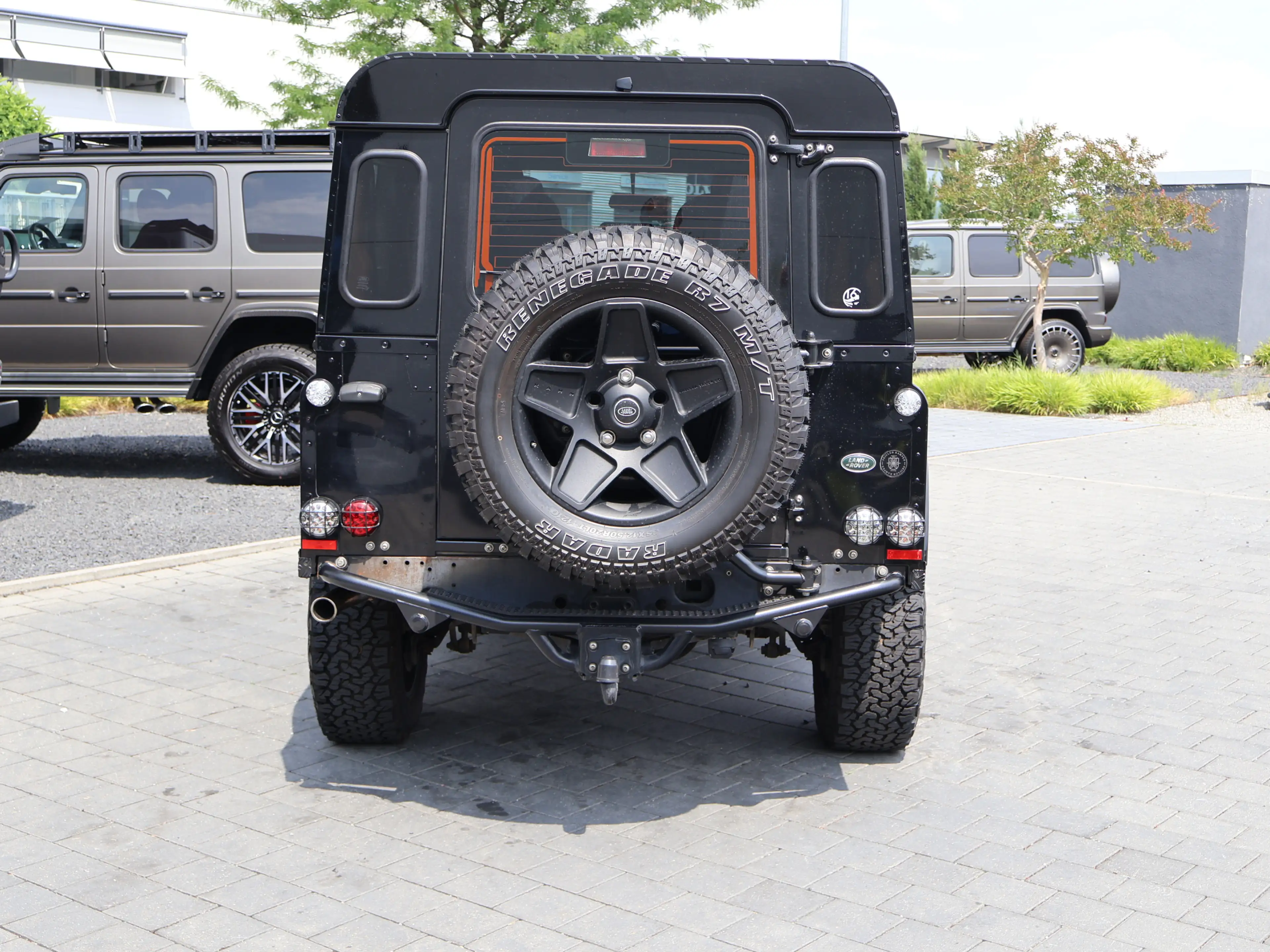 Land Rover Defender 110 HERITAGE Glasdach-LED-AHK-7 Sitzer — photo 8