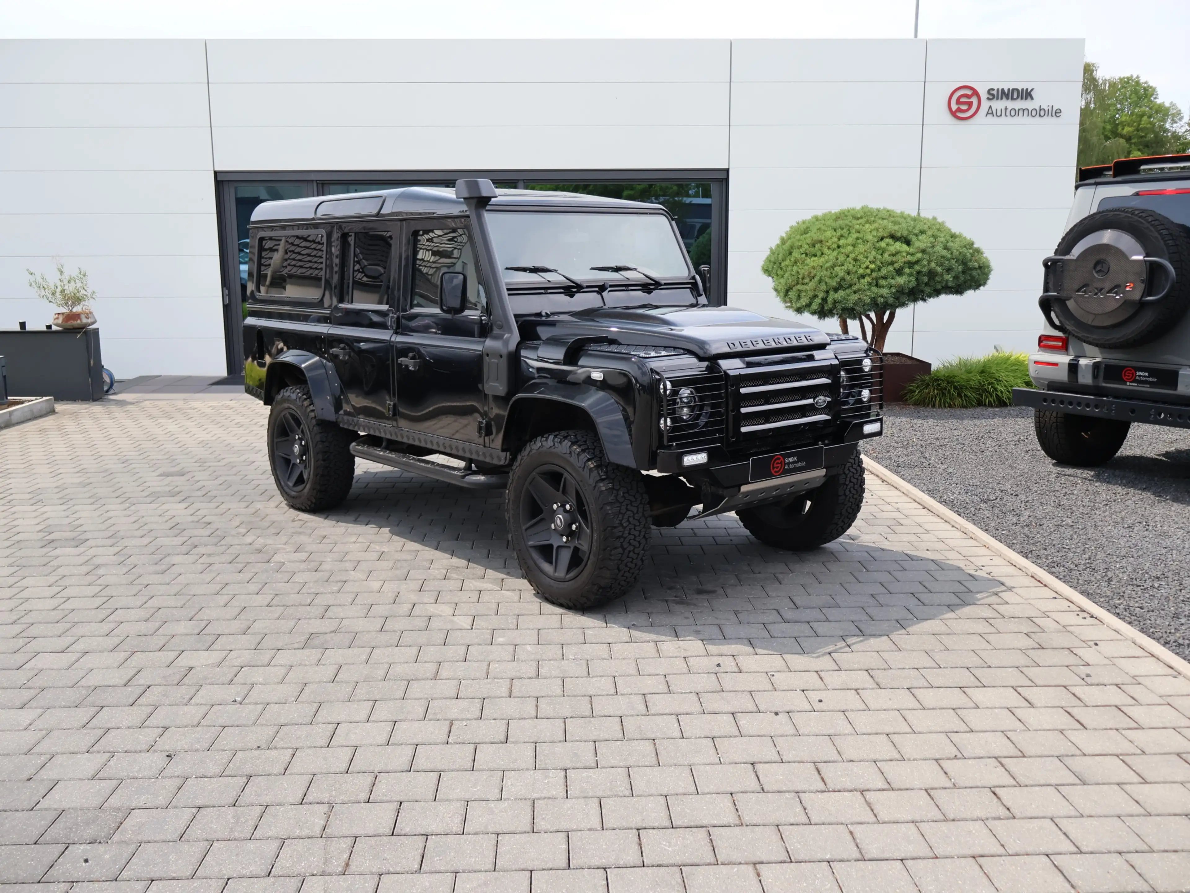Land Rover Defender 110 HERITAGE Glasdach-LED-AHK-7 Sitzer — photo 2