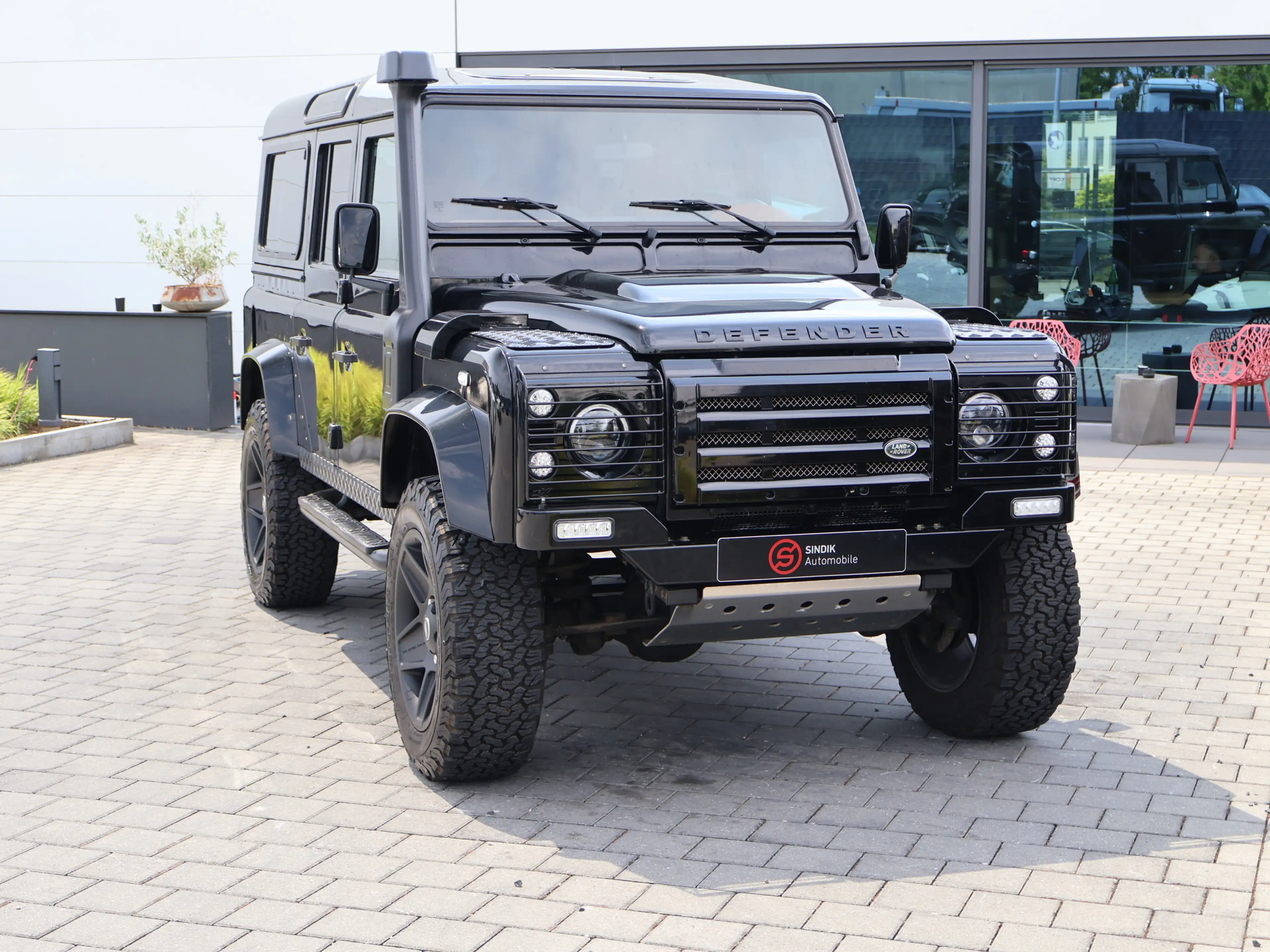 Land Rover Defender 110 HERITAGE Glasdach-LED-AHK-7 Sitzer — photo 3