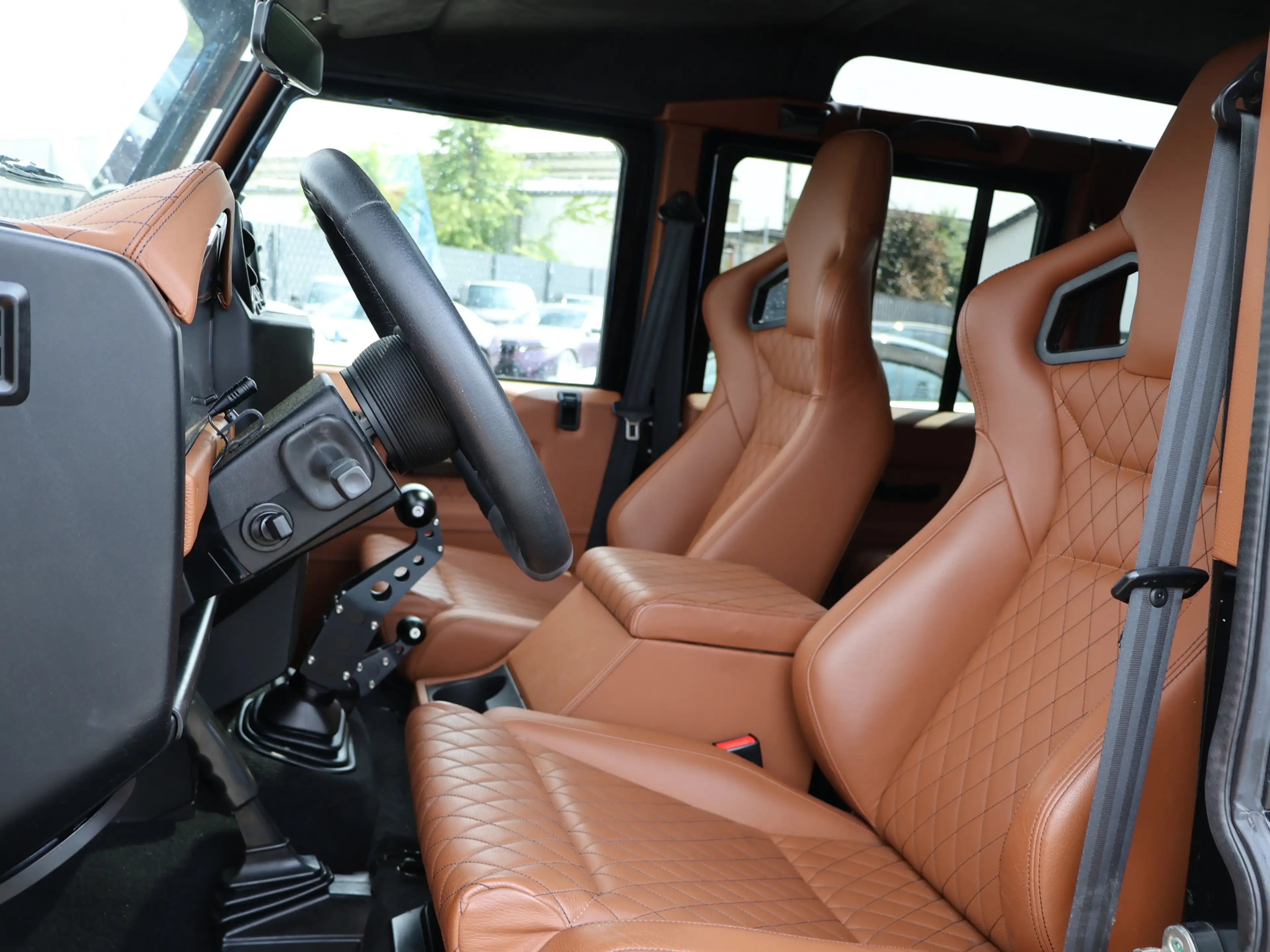 Land Rover Defender 110 HERITAGE Glasdach-LED-AHK-7 Sitzer — photo 14