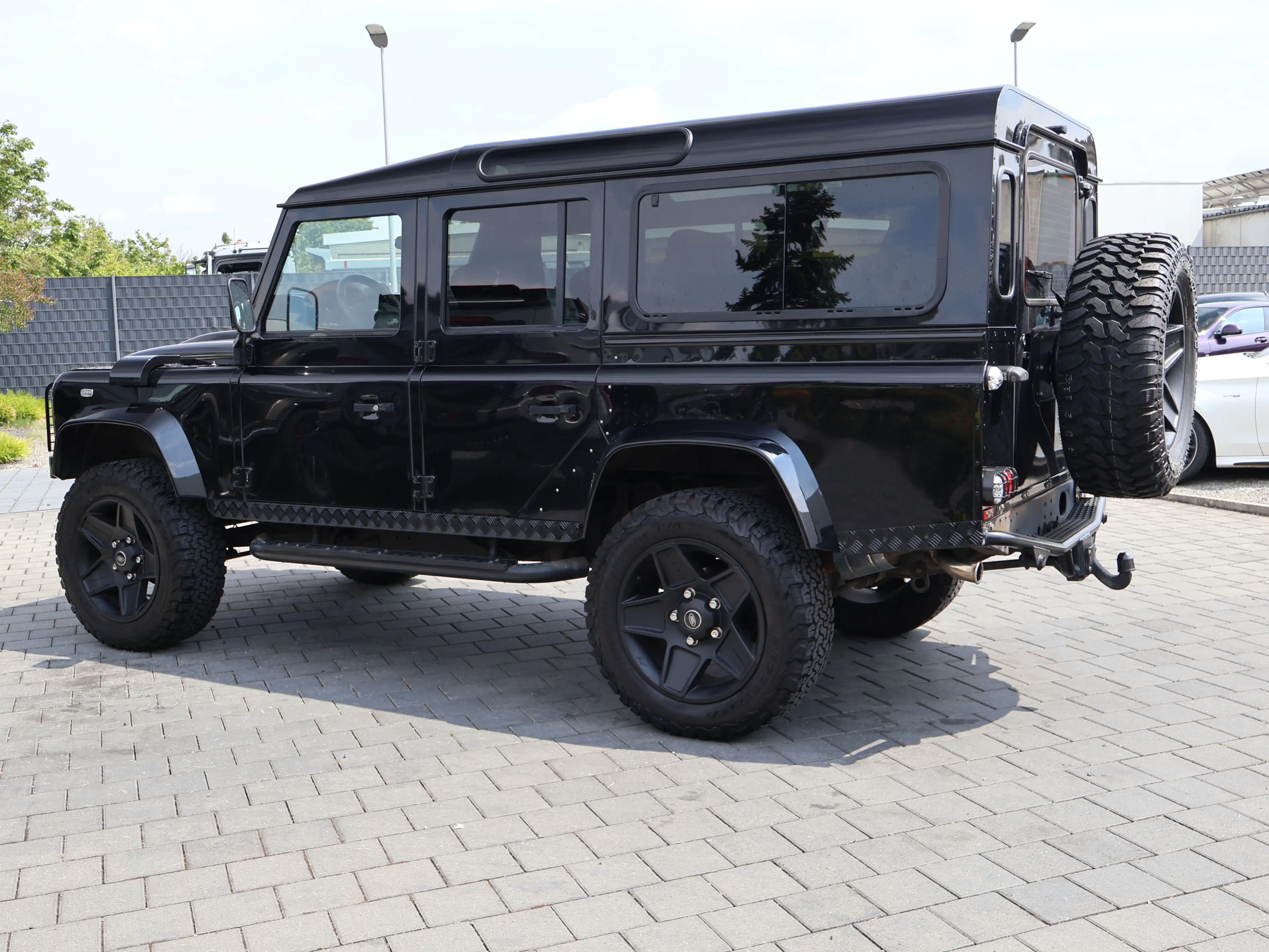 Land Rover Defender 110 HERITAGE Glasdach-LED-AHK-7 Sitzer — photo 6