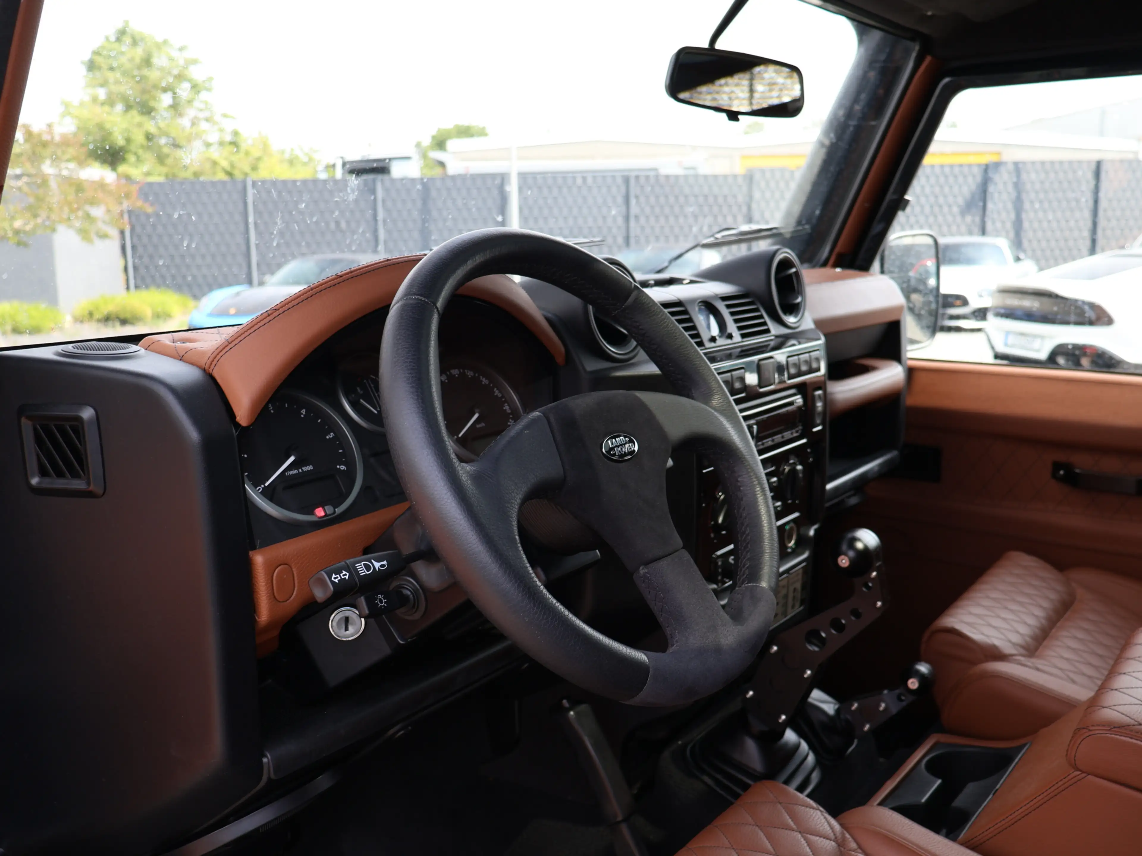 Land Rover Defender 110 HERITAGE Glasdach-LED-AHK-7 Sitzer — photo 13