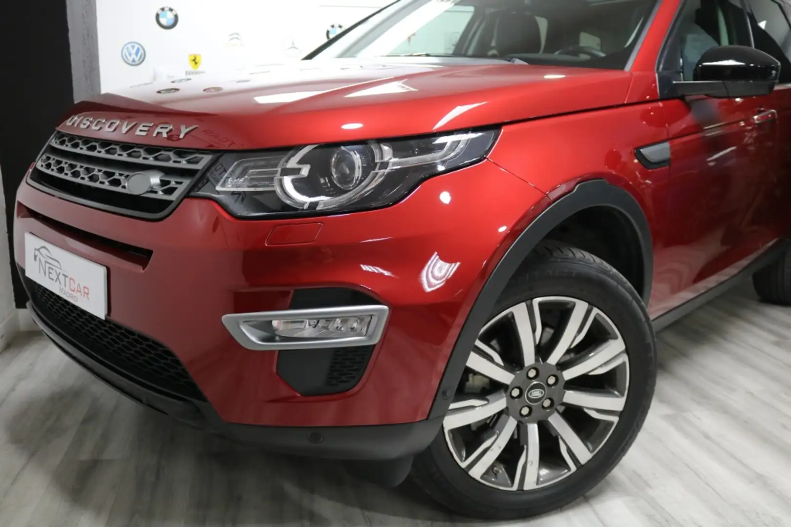 Land Rover Discovery Sport 2.0TD4 HSE 4x4 Aut. 180 Rouge - 2