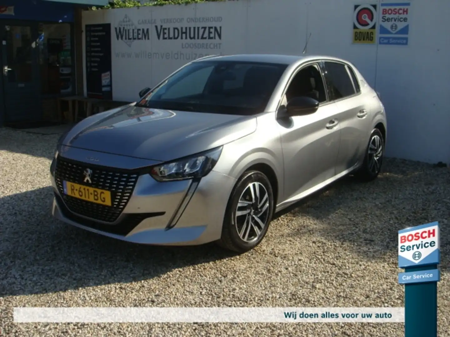 Peugeot 208 1.2 PureTech Allure Pack 3D dashboard luxe uitvoer Gris - 1