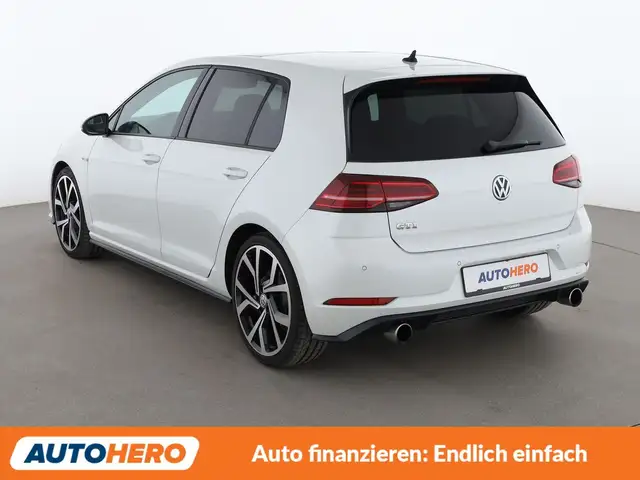 Volkswagen Golf view 4