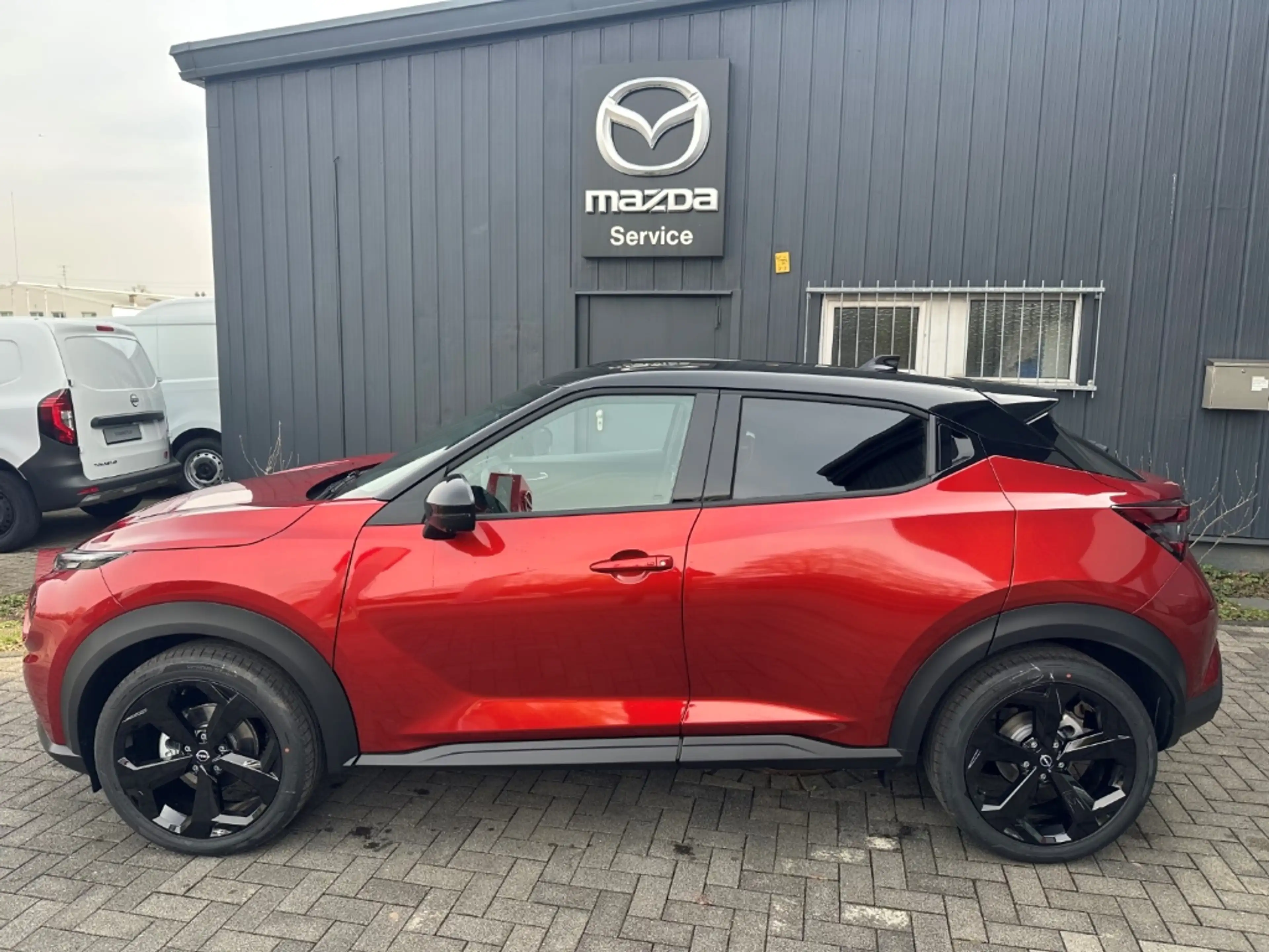 Nissan Juke TEKNA 1.6 Hybrid 143PS 4AMT 2-Farben Bose BFS Navi — photo 3