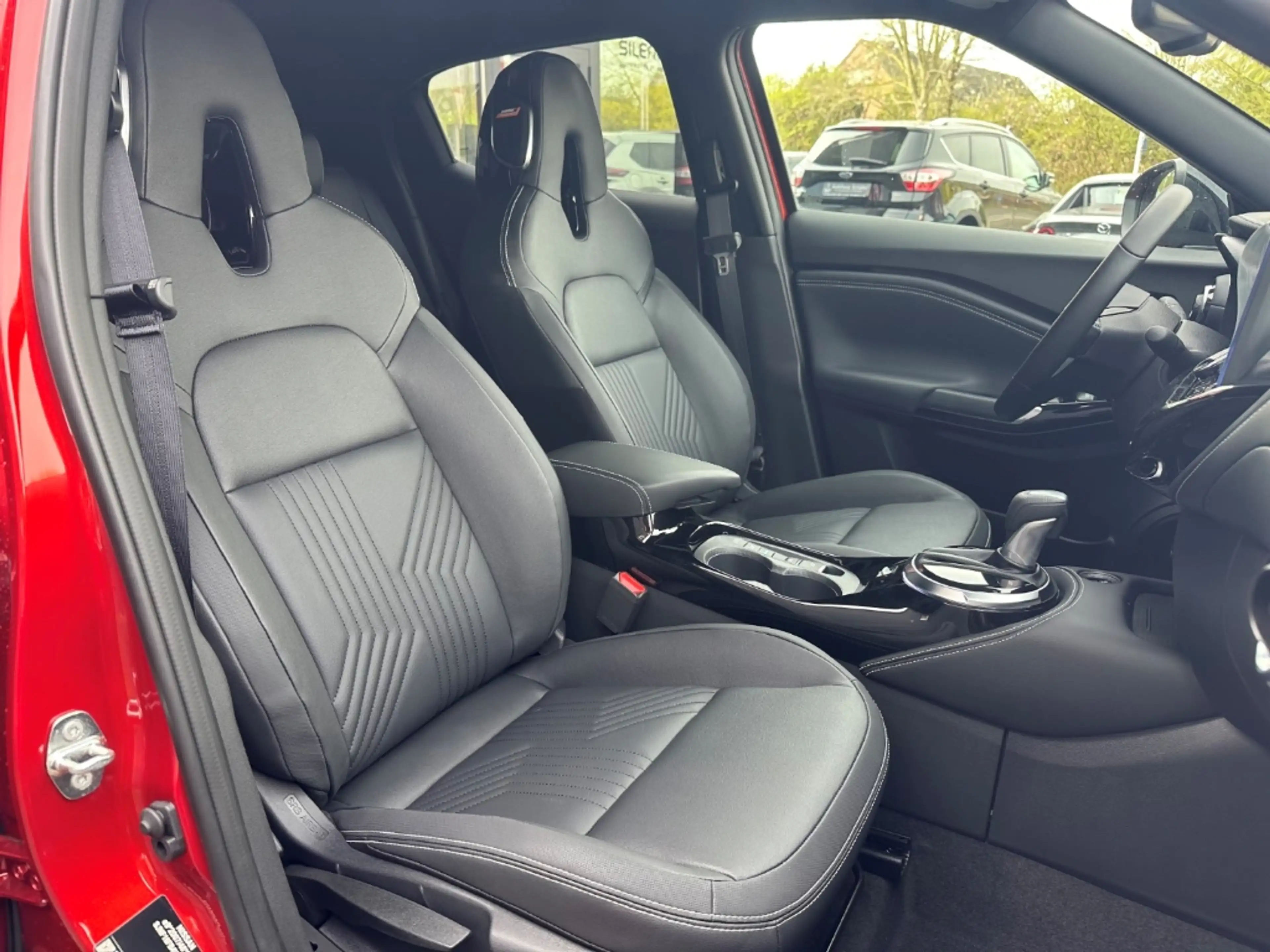 Nissan Juke TEKNA 1.6 Hybrid 143PS 4AMT 2-Farben Bose BFS Navi — photo 5