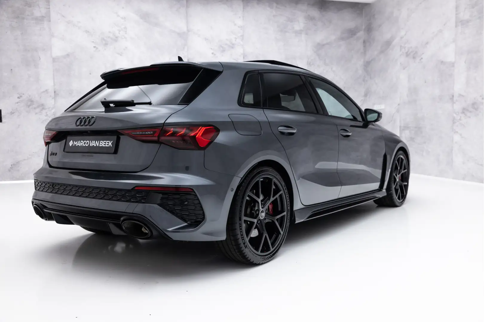 Audi RS3 Sportback 2.5 TFSI Quattro | Pano | B&O | Sportuit Gris - 2