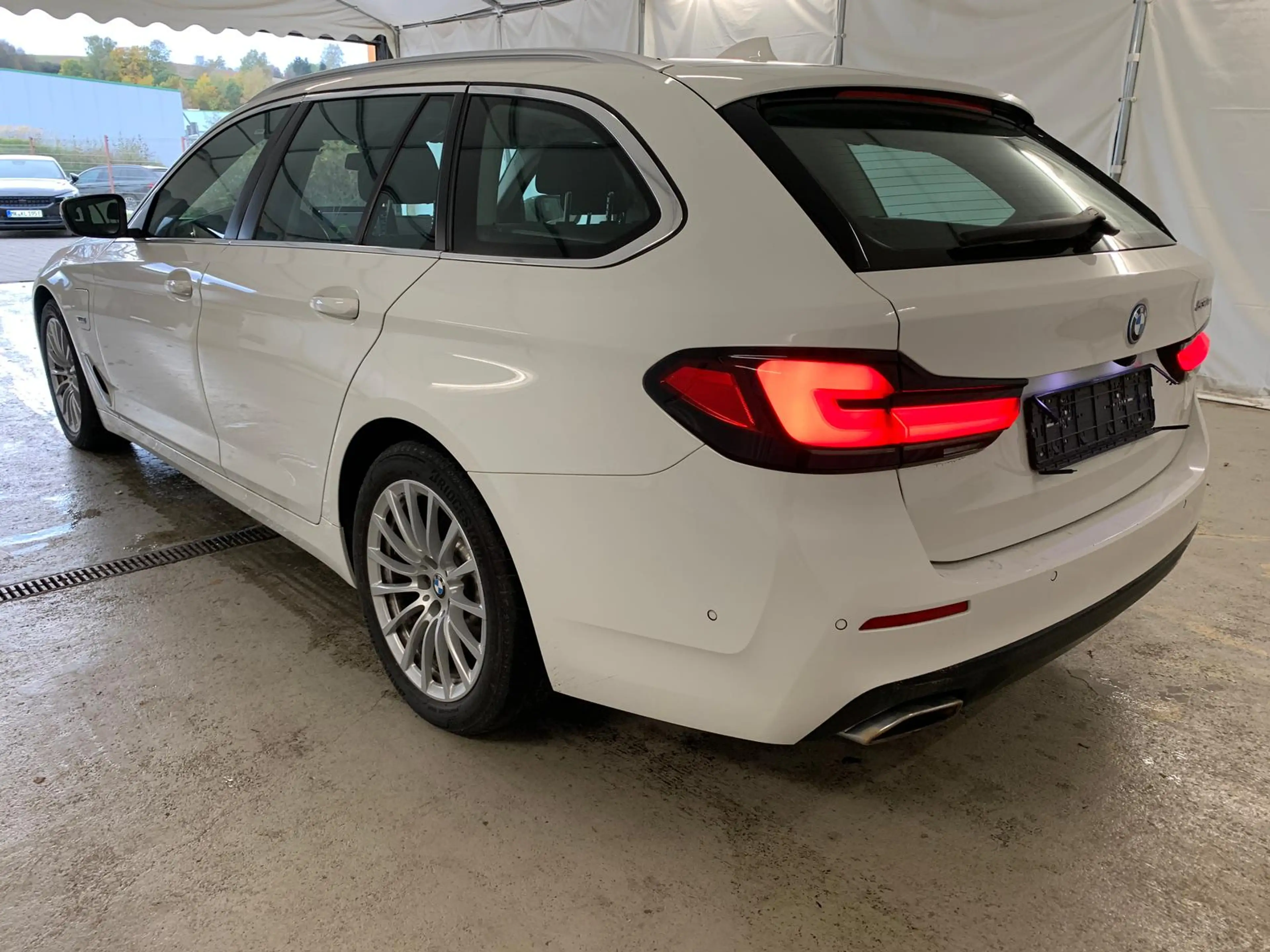 BMW 530 e Navi+ Laser 18" 360K HeadUp DrivingAssProf — photo 4