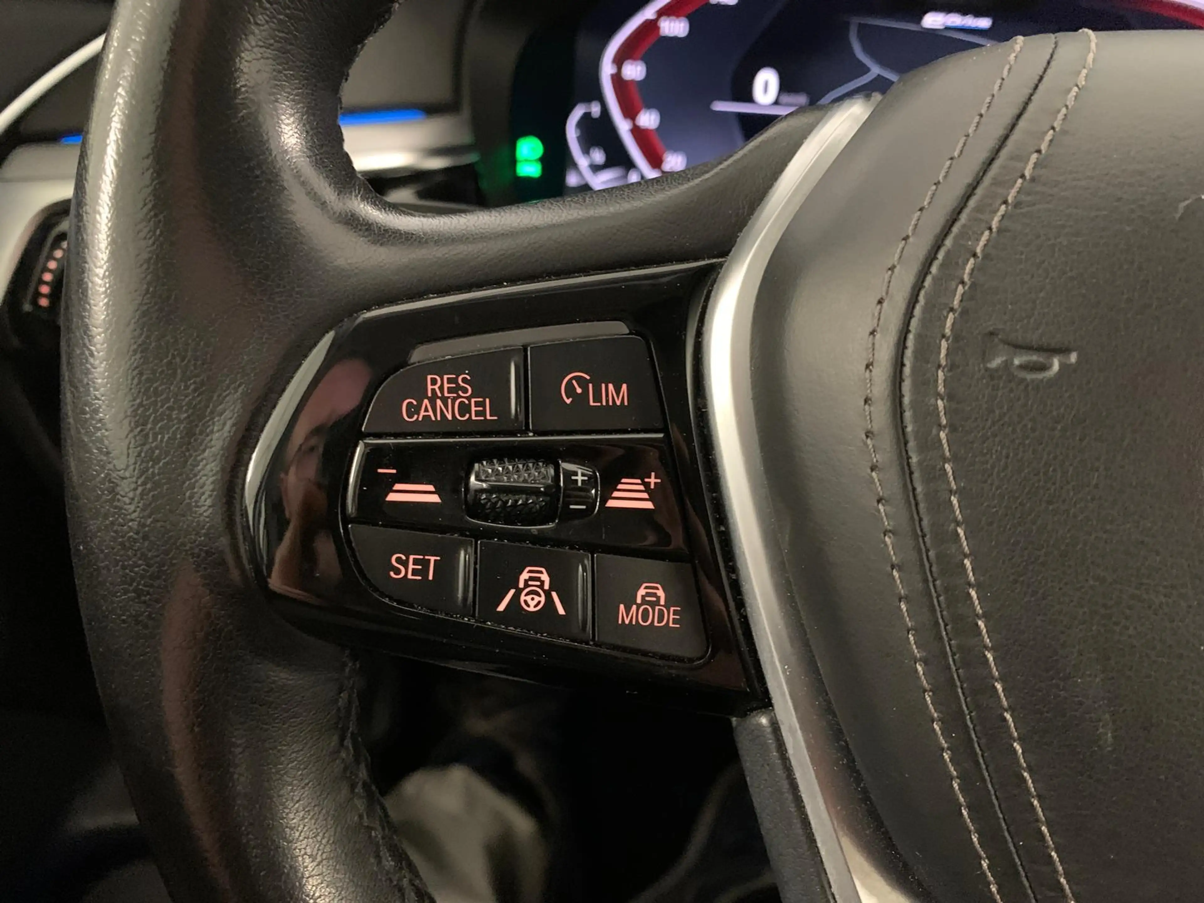 BMW 530 e Navi+ Laser 18" 360K HeadUp DrivingAssProf — photo 9