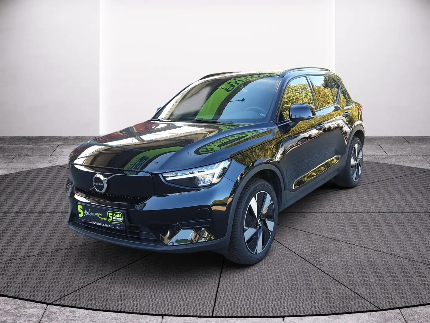 Volvo XC40 Twin Extanded Range 82 kWh Plus Schwarz - 2