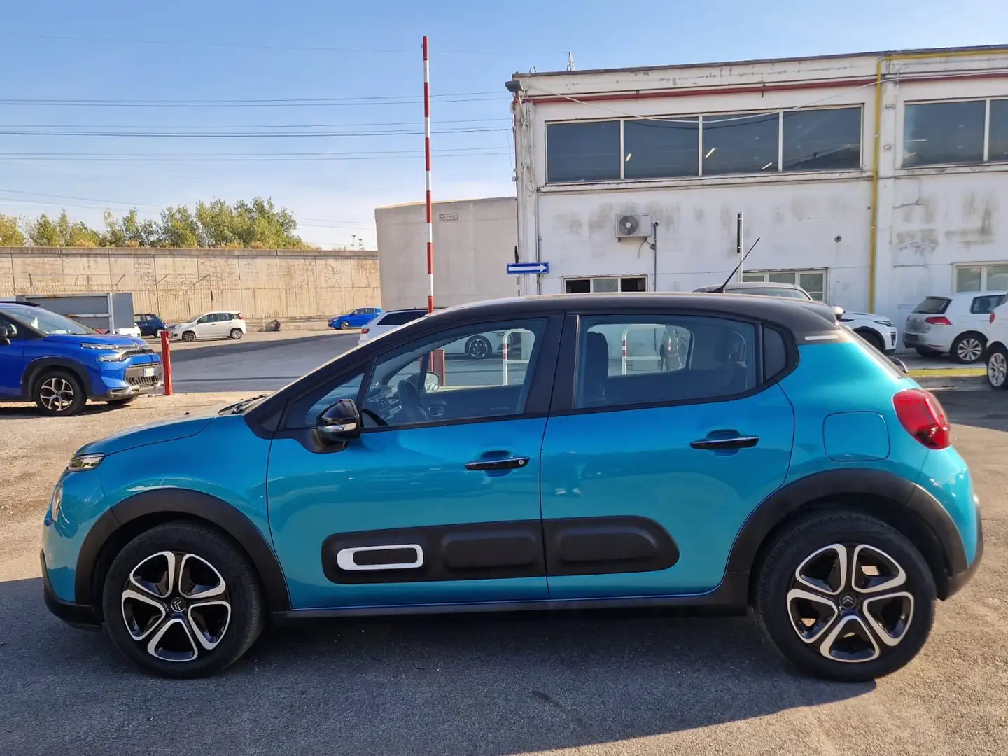 Citroen C3 III 2022 1.5 bluehdi Shine Pack COME NUOVA Verde - 1