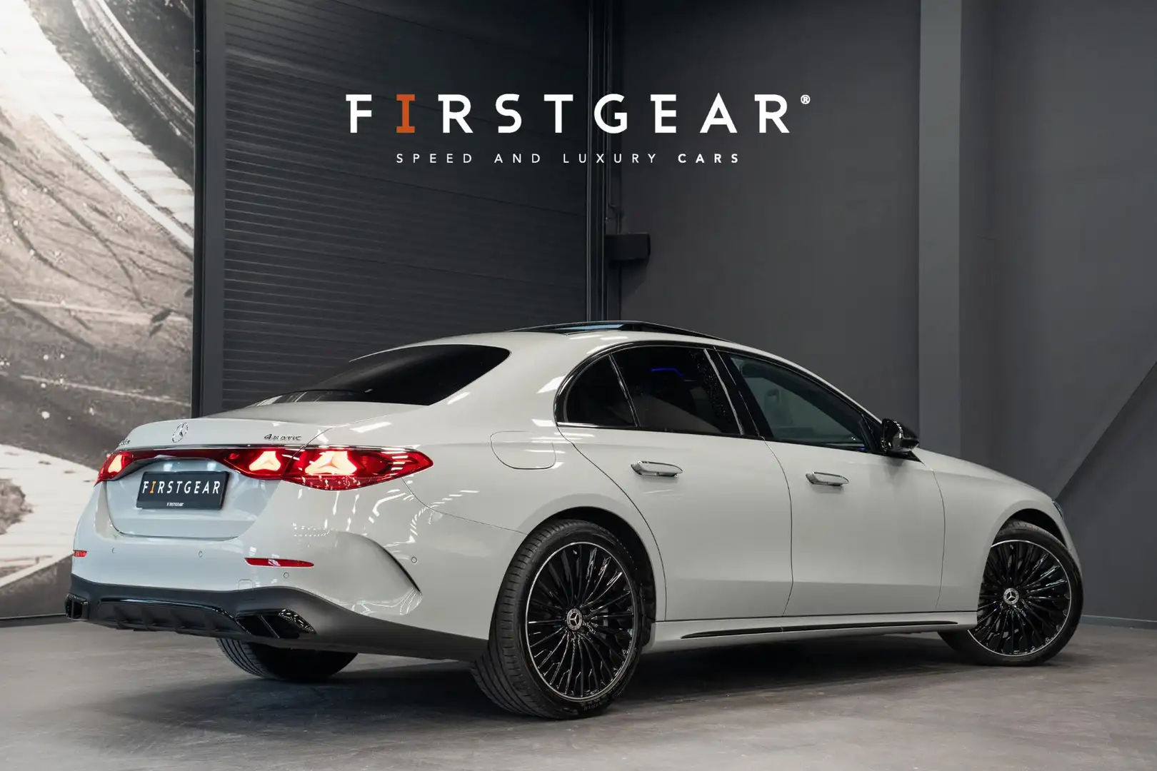 Mercedes-Benz E 450 d 4MATIC AMG Line *Burmester / Achteras-besturing Grau - 2