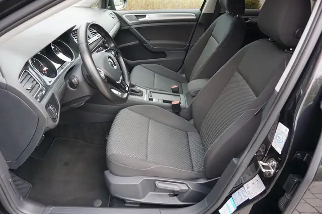 Volkswagen Golf view 10