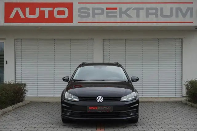 Volkswagen Golf view 8