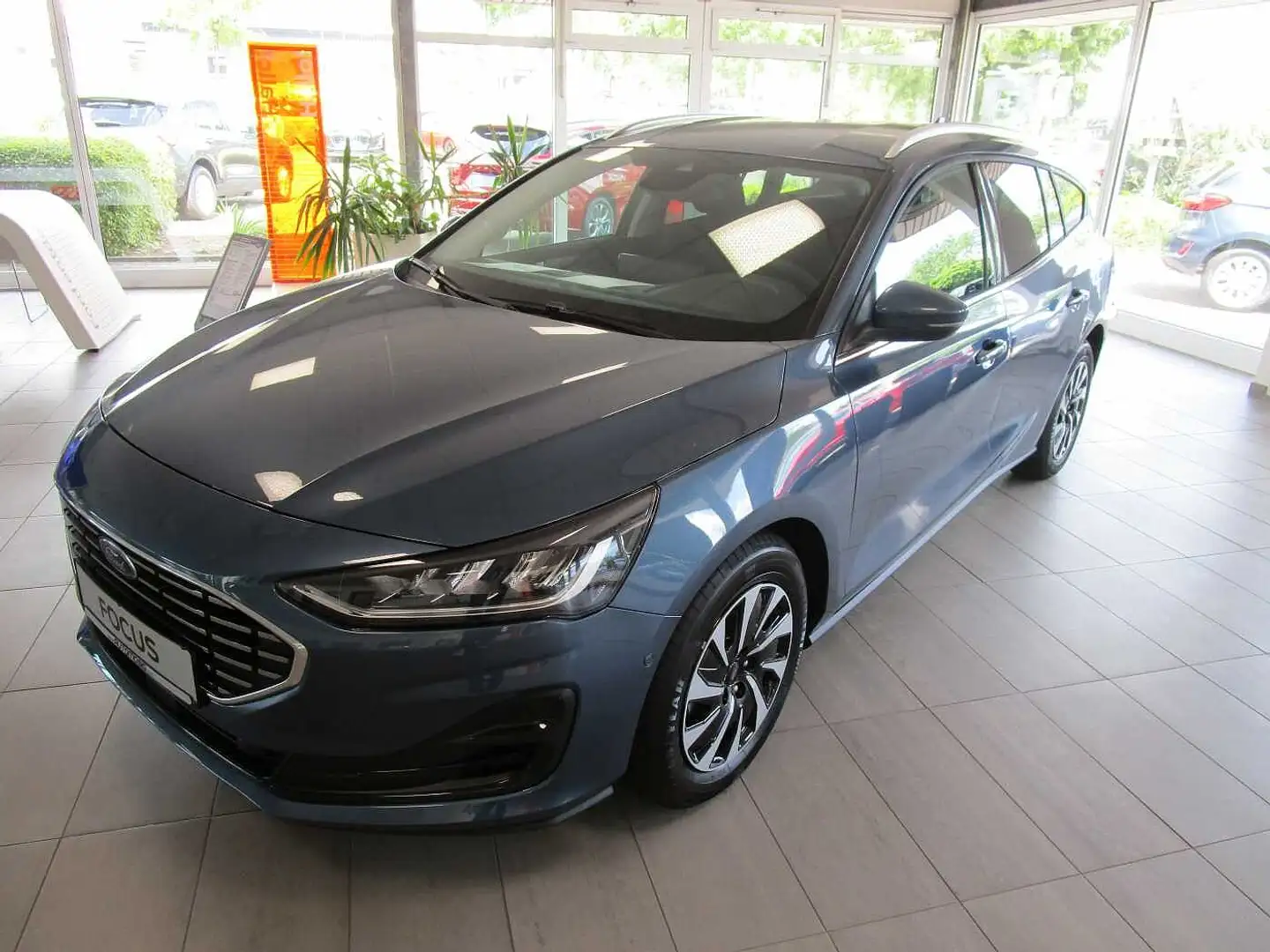 Ford Focus Turnier 1.0 EB MHEV TITANIUM/TWA/Navi/RFK/ACC Blau - 2