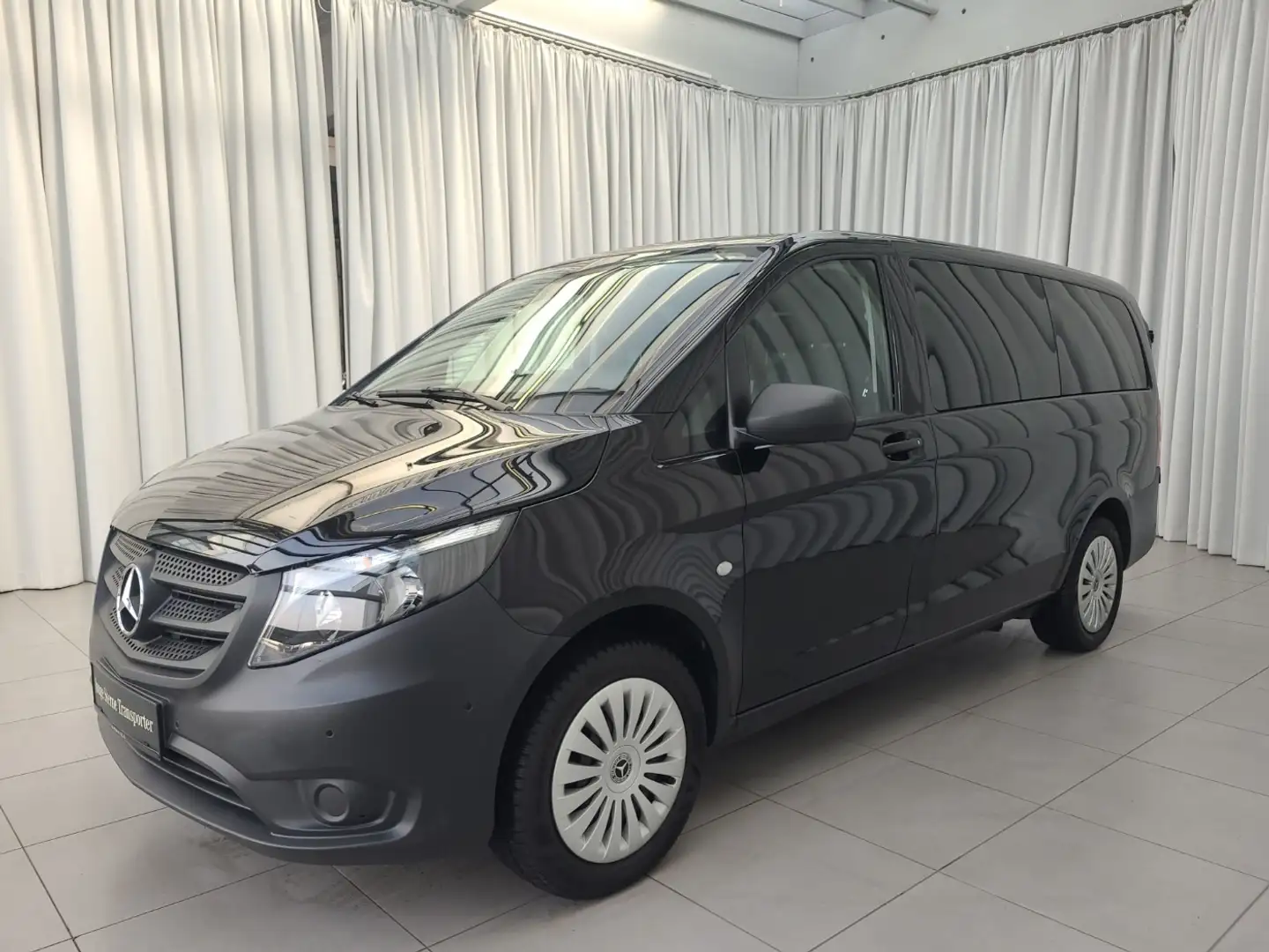 Mercedes-Benz Vito 116 CDI Tourer PRO Lang PDC KAM, ALLRAD Schwarz - 2