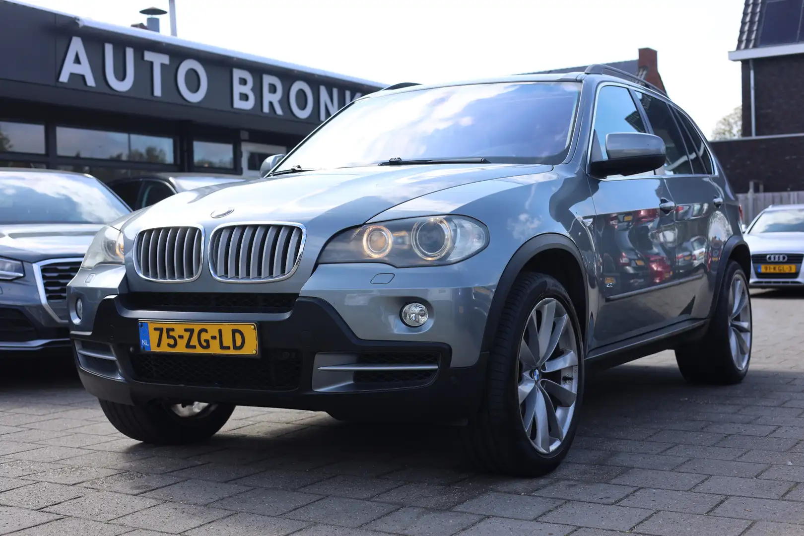 BMW X5 xDrive48i High Executive Grijs - 1