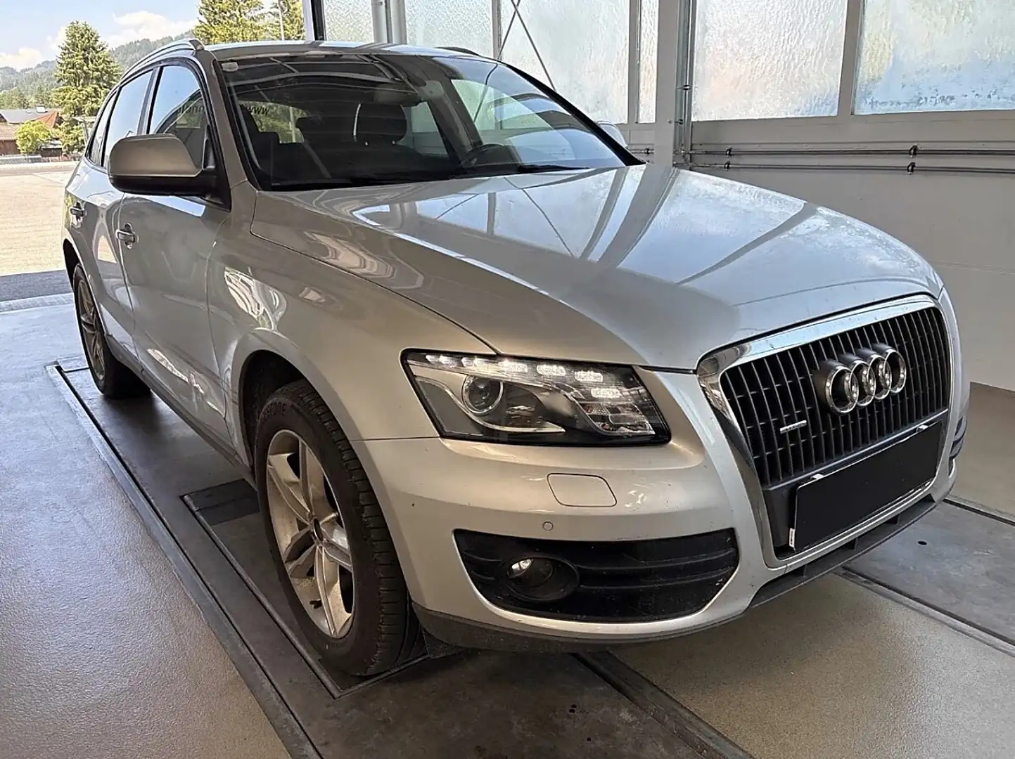 Audi Q5 2,0 TFSI quattro Silber - 1