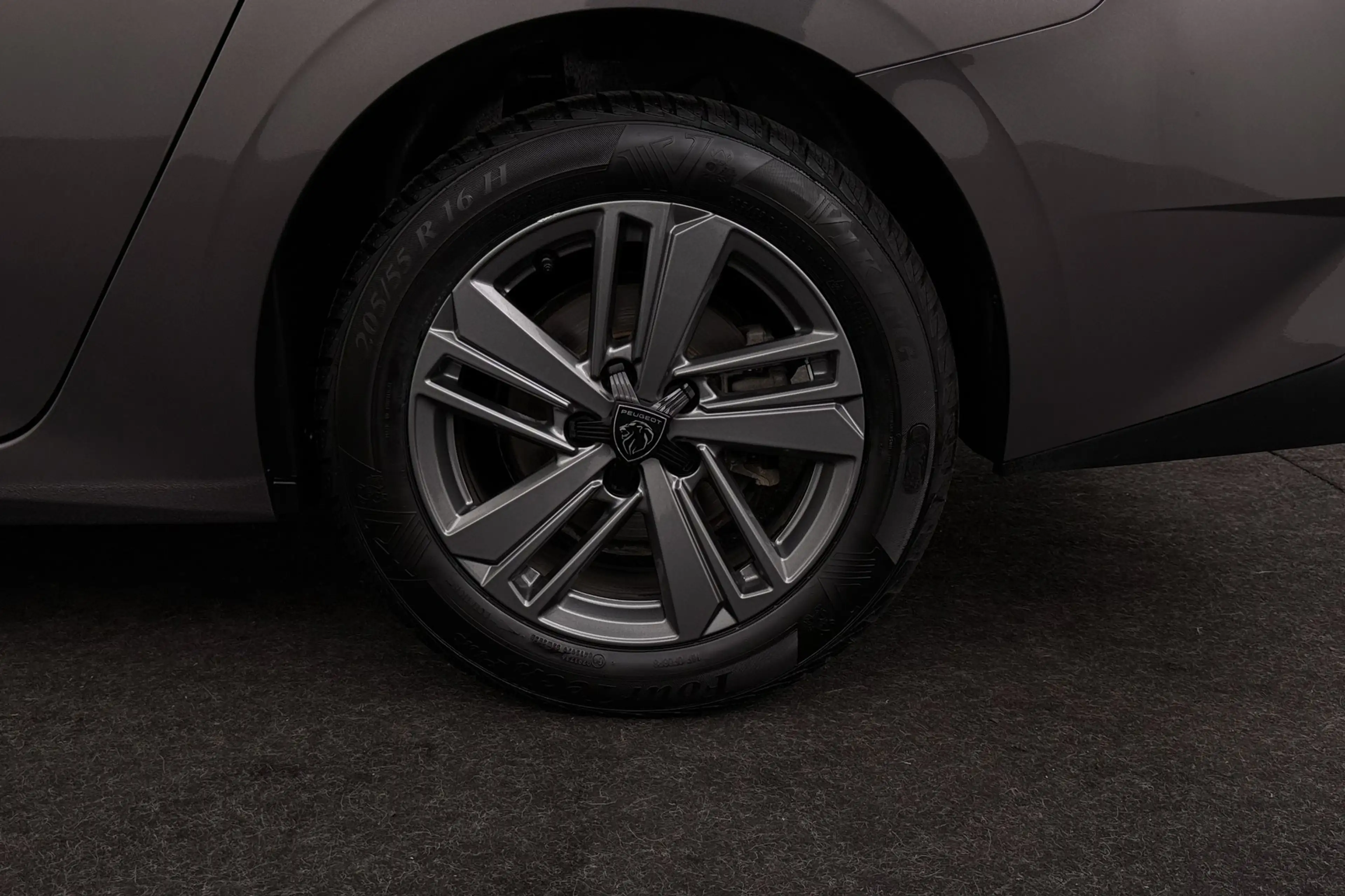 Peugeot 308 SW 1.2i  + GPS + CARPLAY + PDC + CRUISE + ALU 16 — photo 15