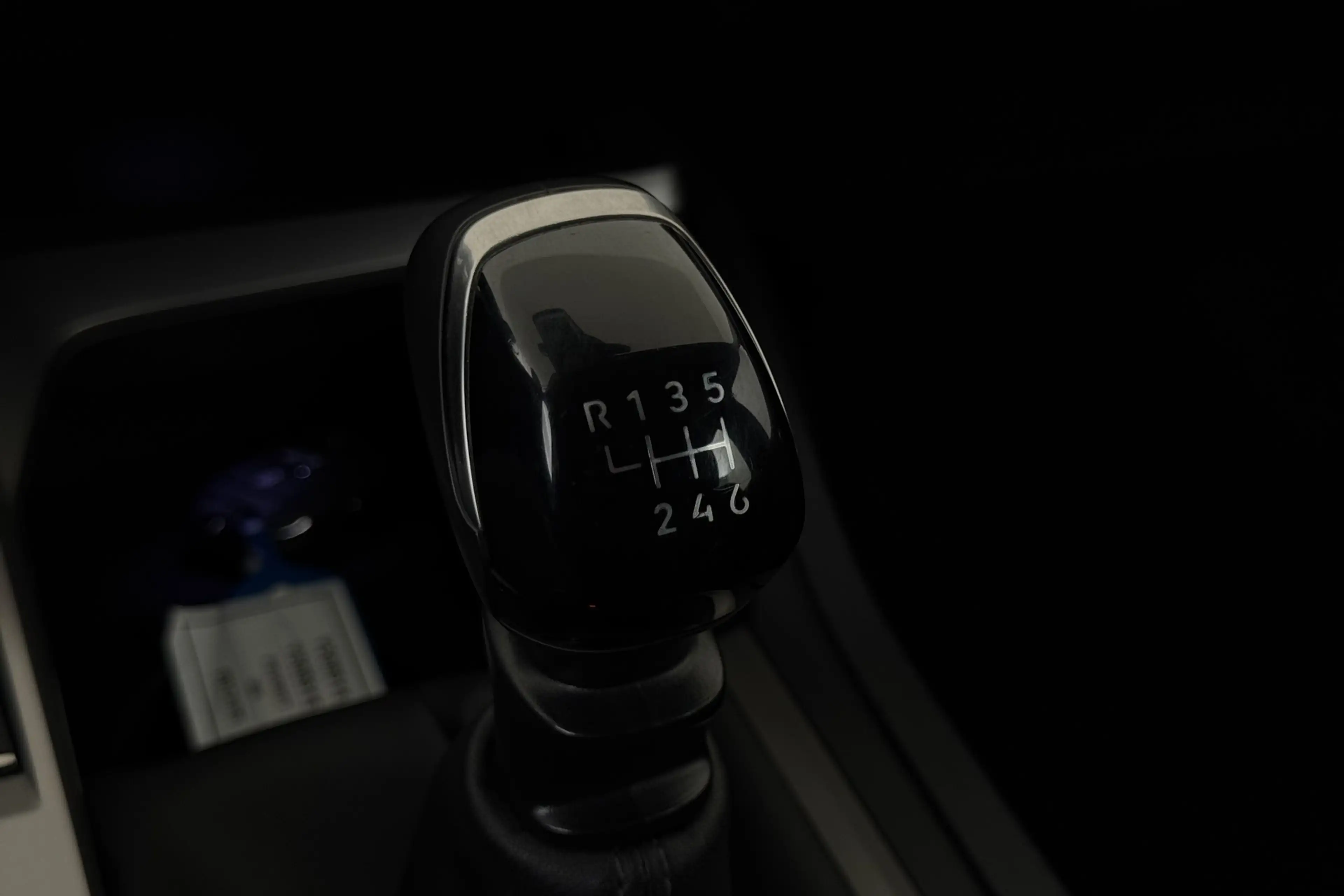 Peugeot 308 SW 1.2i  + GPS + CARPLAY + PDC + CRUISE + ALU 16 — photo 12