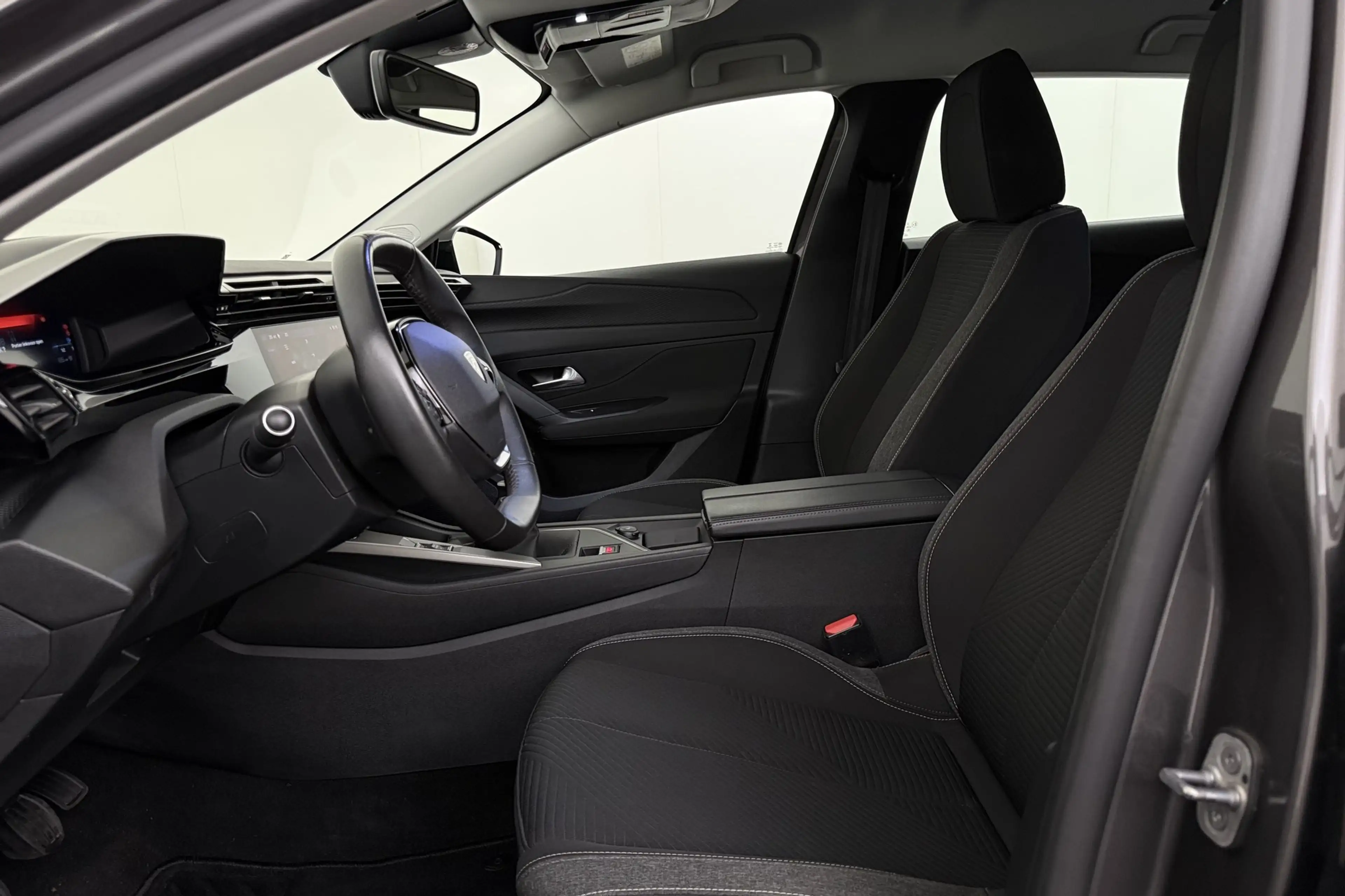 Peugeot 308 SW 1.2i  + GPS + CARPLAY + PDC + CRUISE + ALU 16 — photo 10