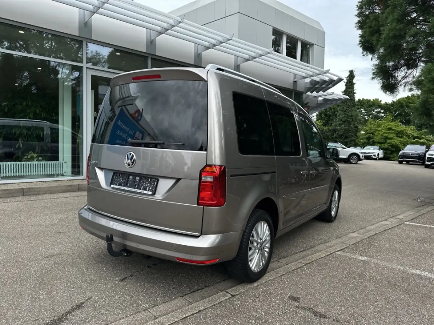 Volkswagen Caddy Highline BMT 1.4 TSI 7SITZE Beige - 2
