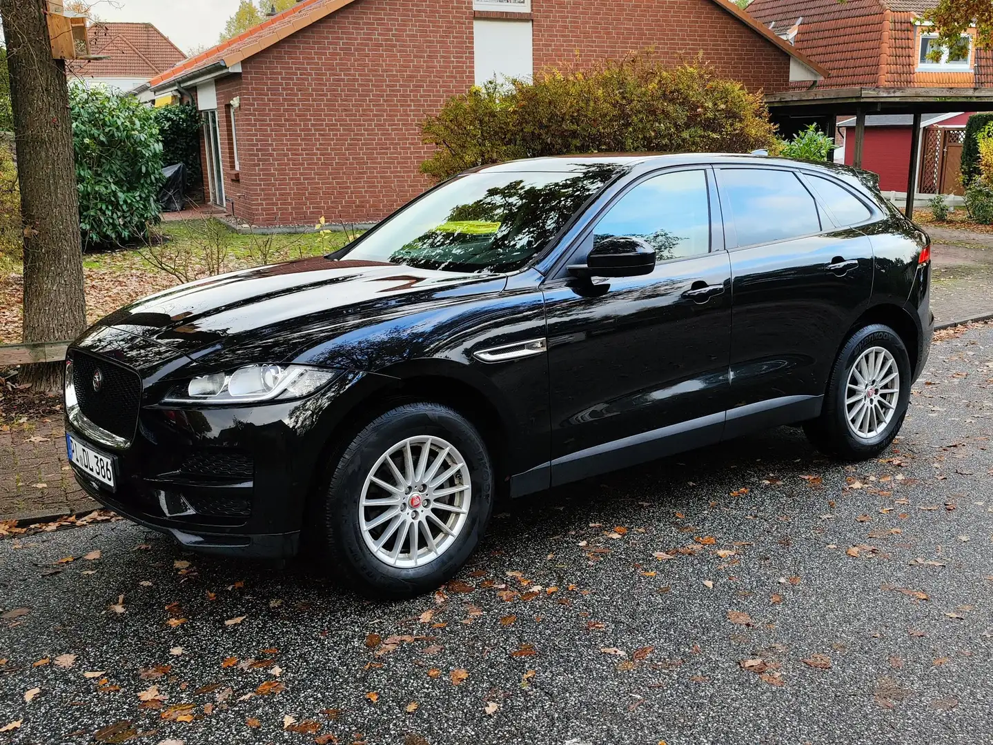 Jaguar F-Pace F-Pace 20d AWD Aut. Pure Schwarz - 2