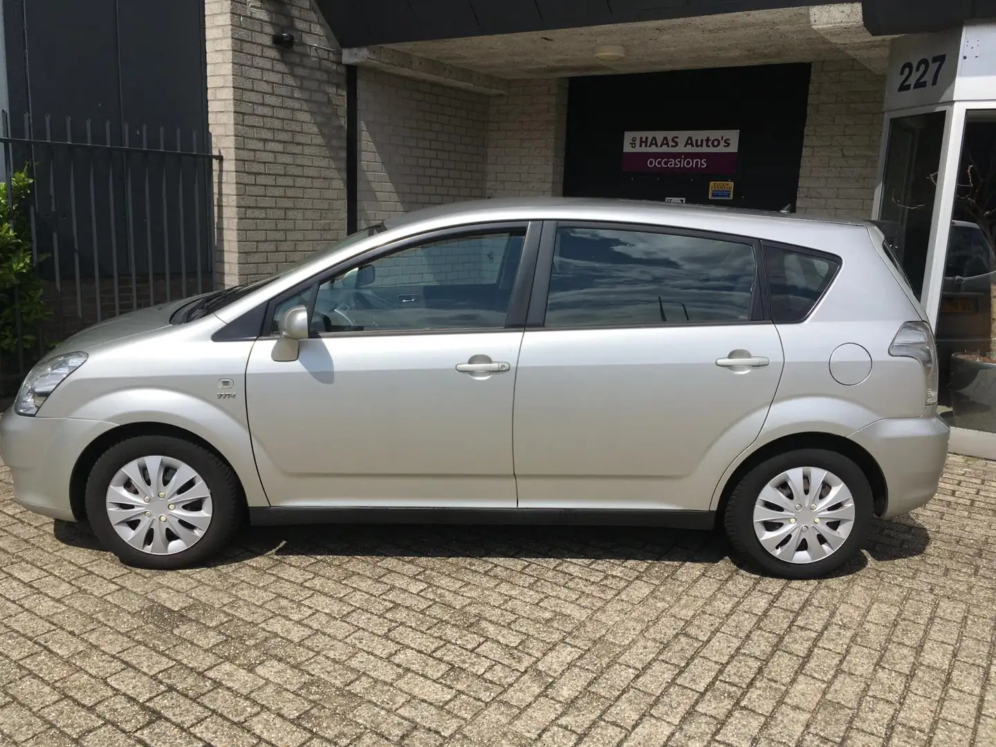 Toyota Corolla Verso 1.6 VVT-i Terra / AIRCO / NETTE STAAT / APK 16 AUG Gri - 2