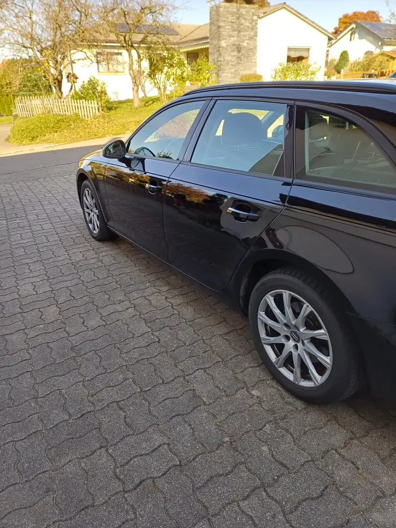 Audi A4 A4 Avant 2.0 TDI ultra S tronic Schwarz - 1