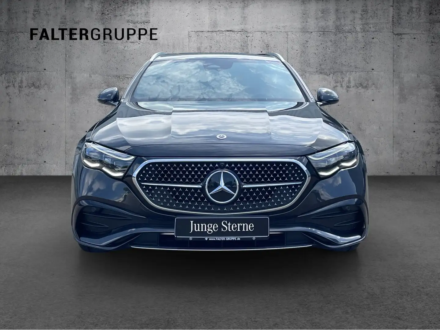 Mercedes-Benz E 220 E 220d 4M T AMG+AHK+DISTRO+PANO+360°+SITZKL+MEMO Grau - 2