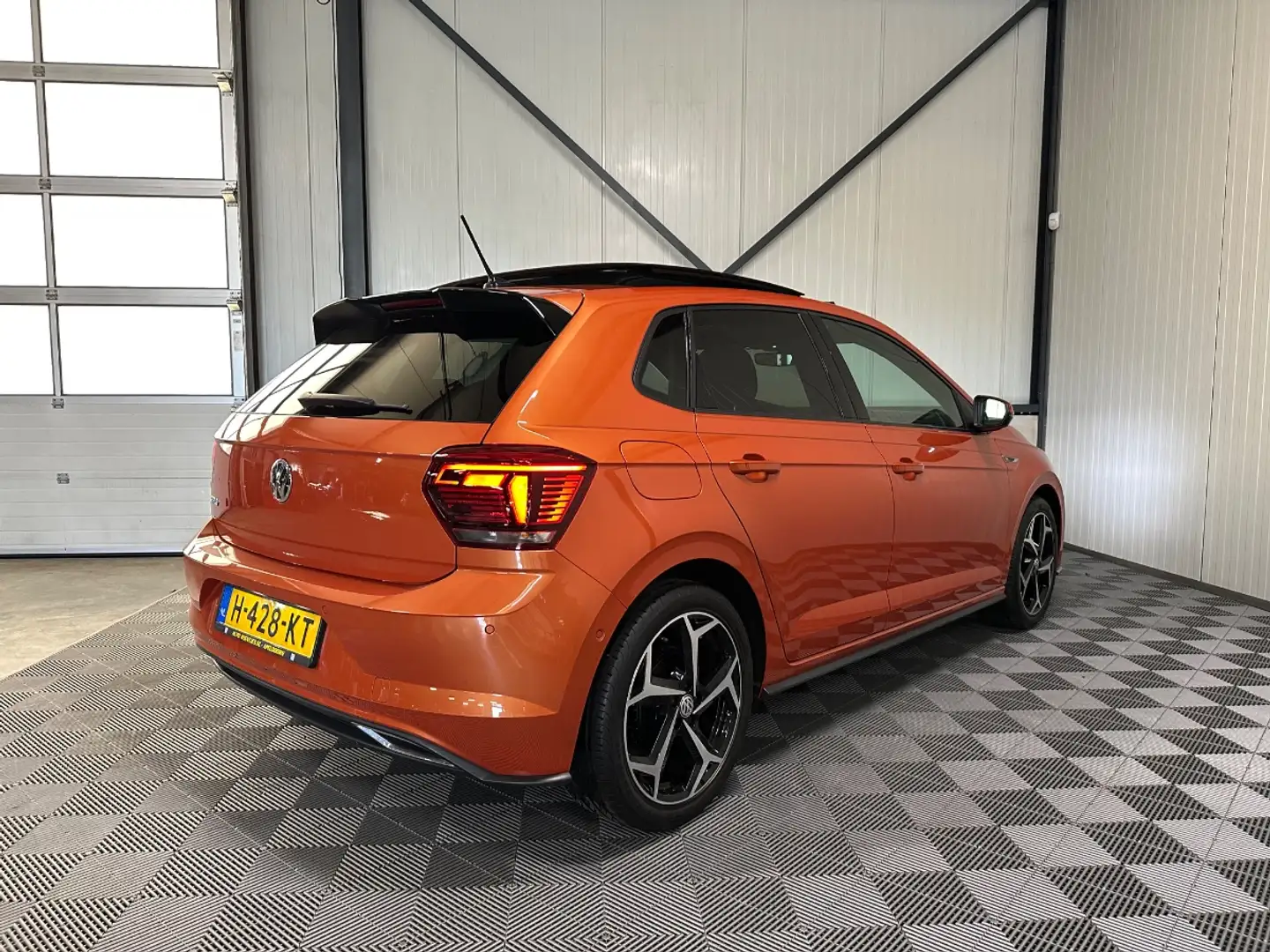 Volkswagen Polo 1.0 TSI | Highline R-Line 5-Drs | Pano | Navi Oranje - 2