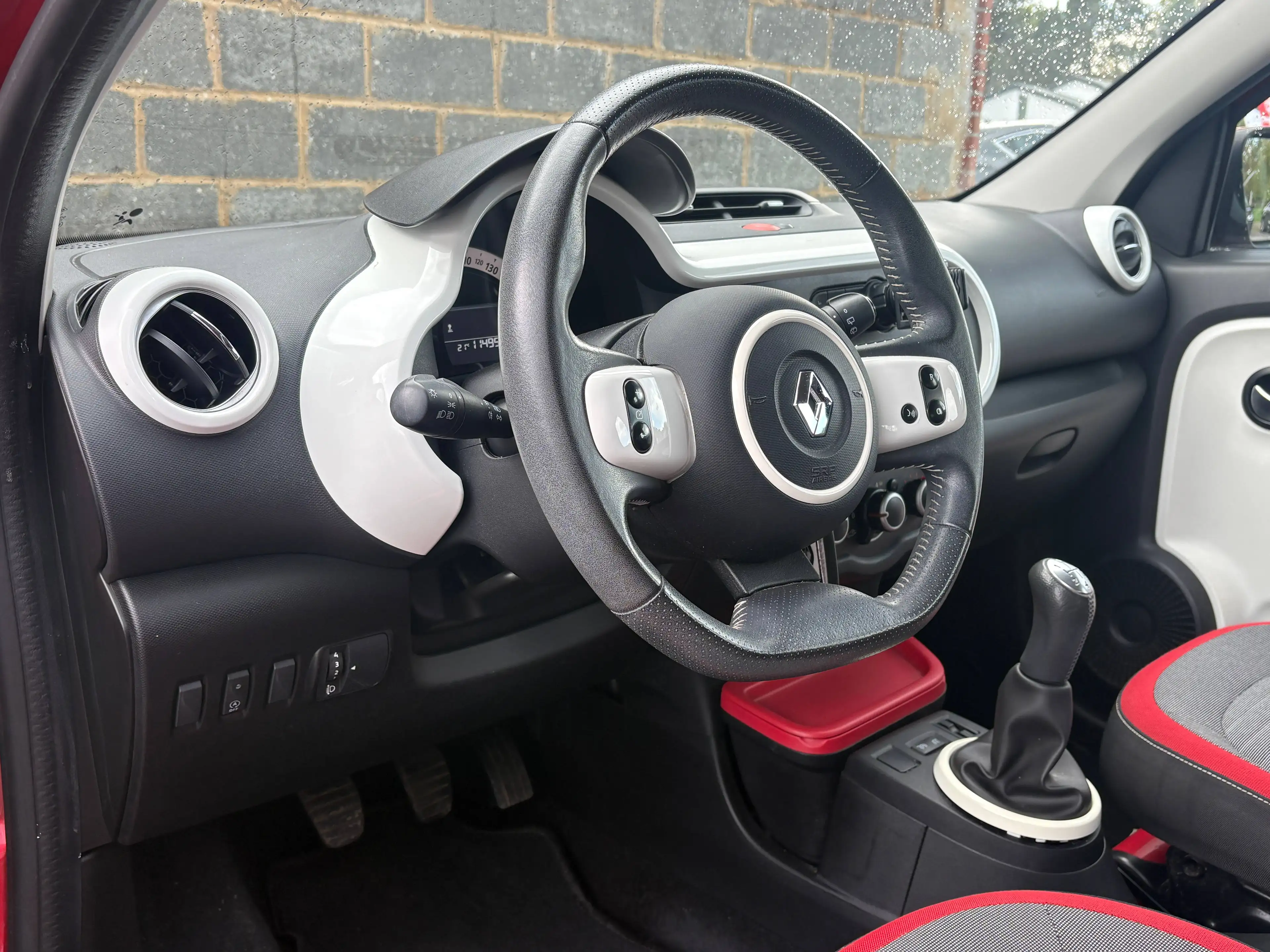 Renault Twingo Twingo 1.0i SCe La Parisienne S — photo 7