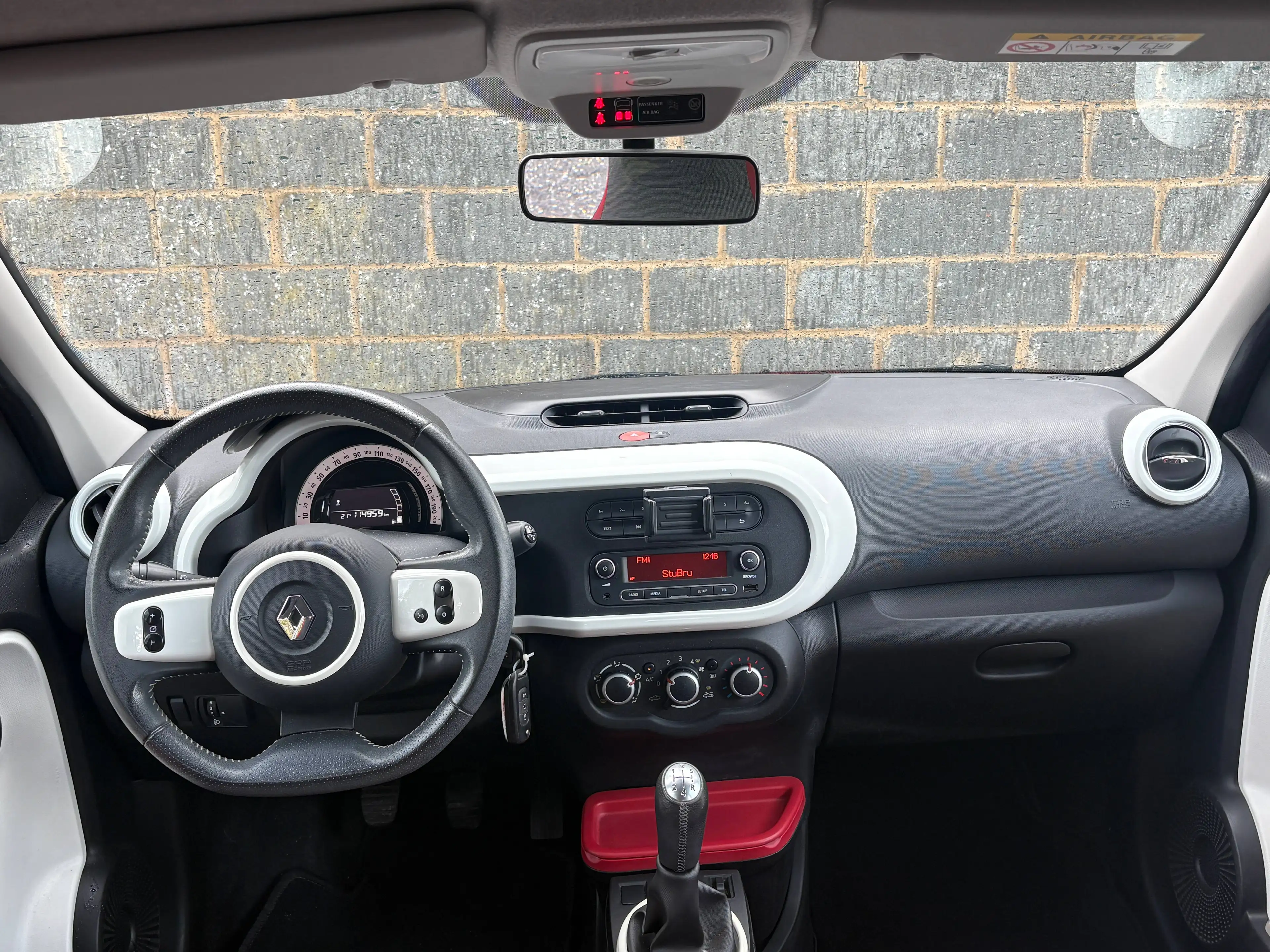 Renault Twingo Twingo 1.0i SCe La Parisienne S — photo 8