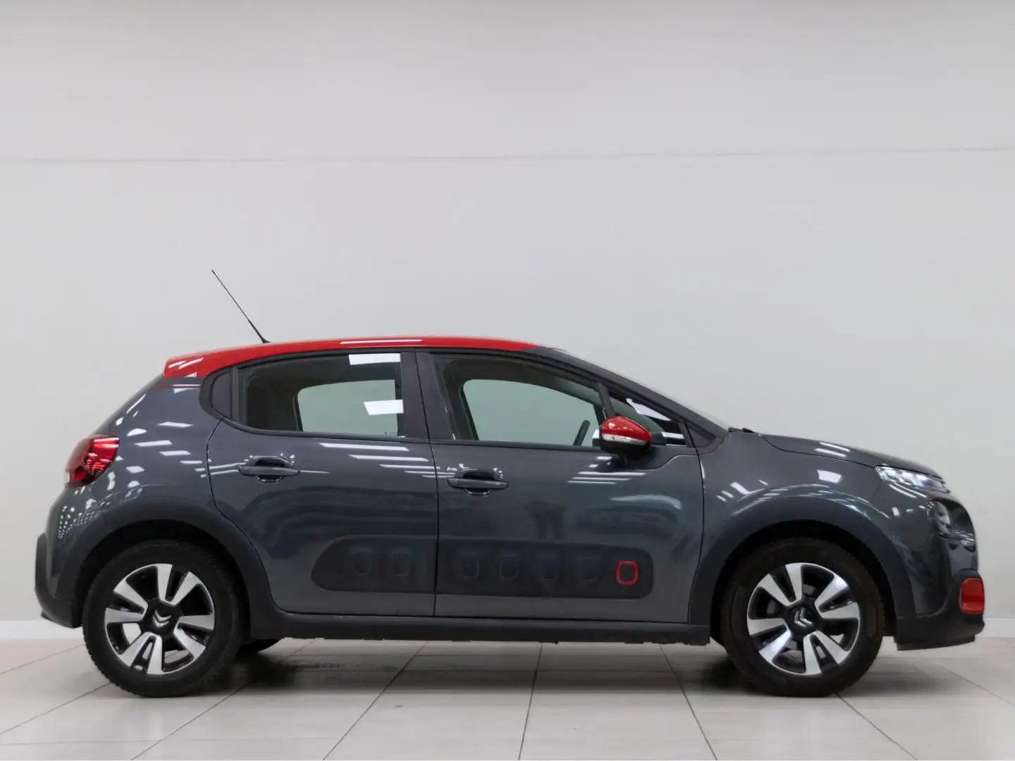 Citroen C3 PureTech 60KW (82CV) SHINE - 2
