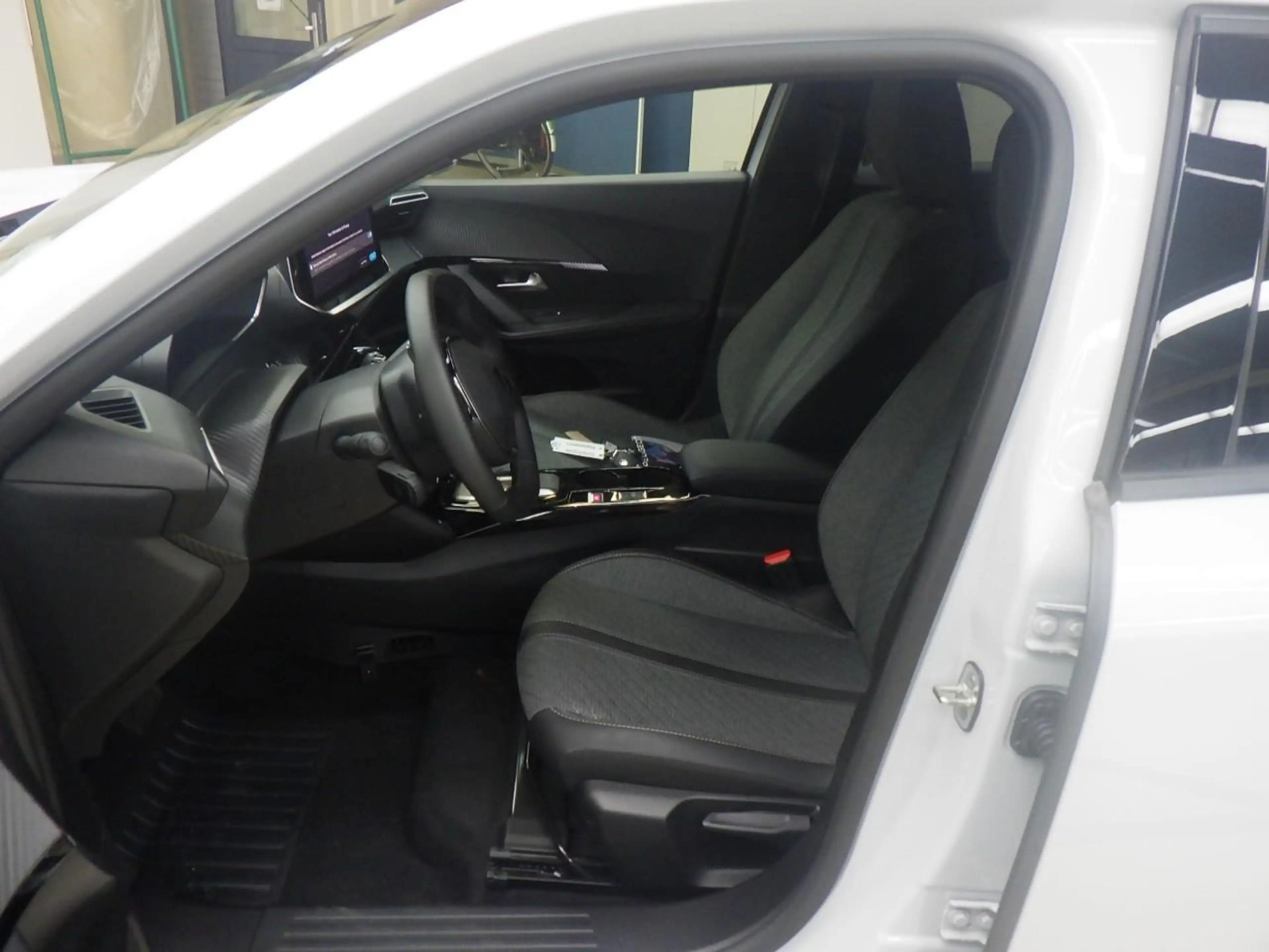 Peugeot 2008 1.2 Hybrid 145 Allure Tot 8 Jaar Garantie | Automa — photo 6