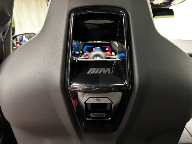 BMW M5 view 23