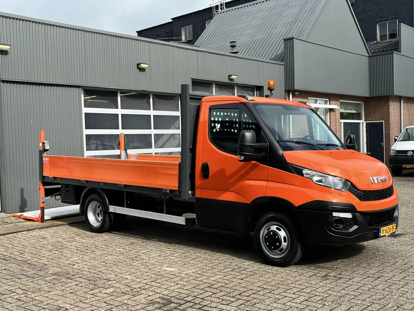 Iveco Daily 35C15 Trekhaak 3500kg Laadklep 500kg Navigatie Ope Oranje - 1