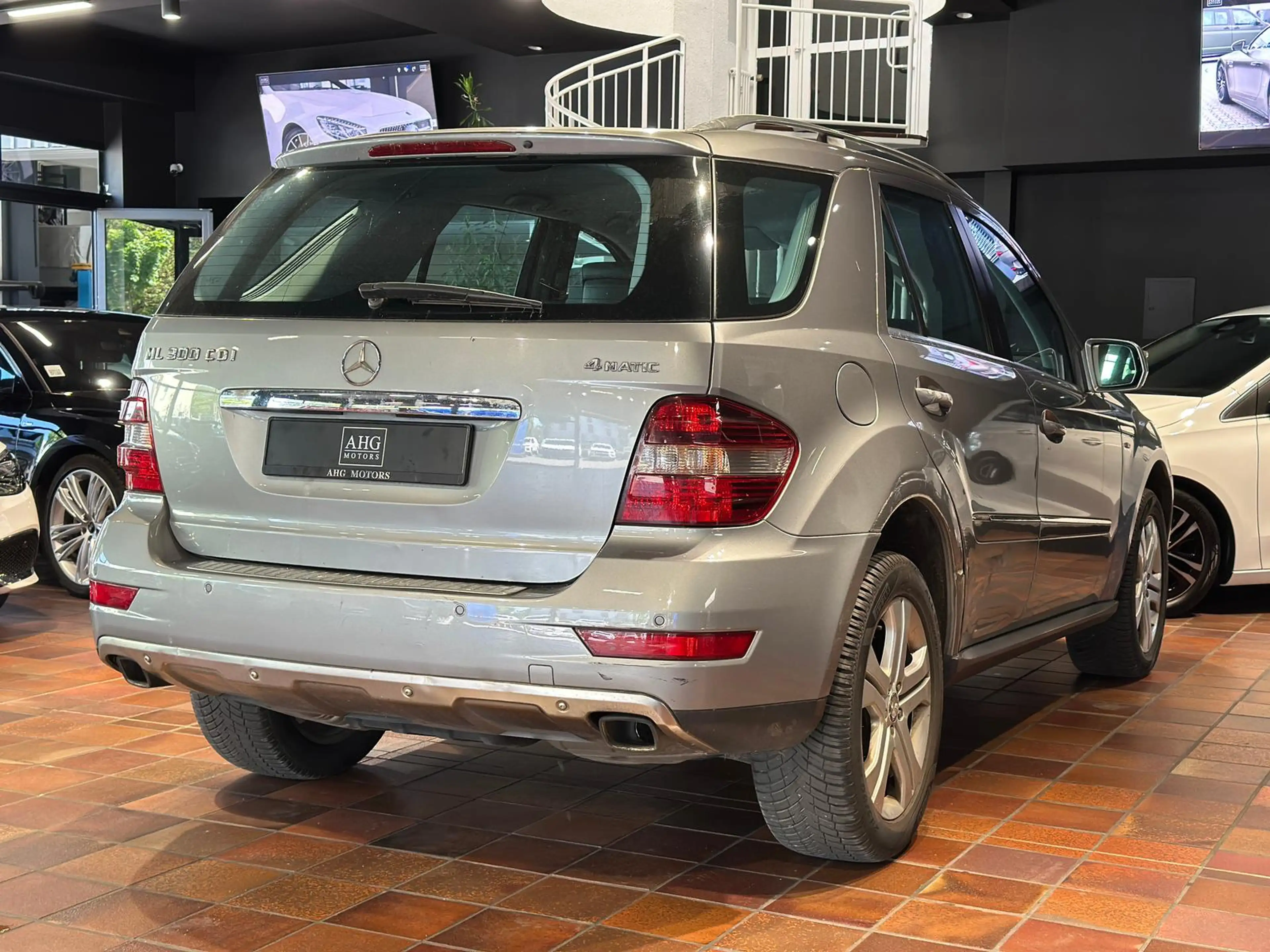 Mercedes-Benz ML 300 CDI 4M SPORTPAKET AHK-3,5T 1.HAND SCHECKHEFT — photo 6