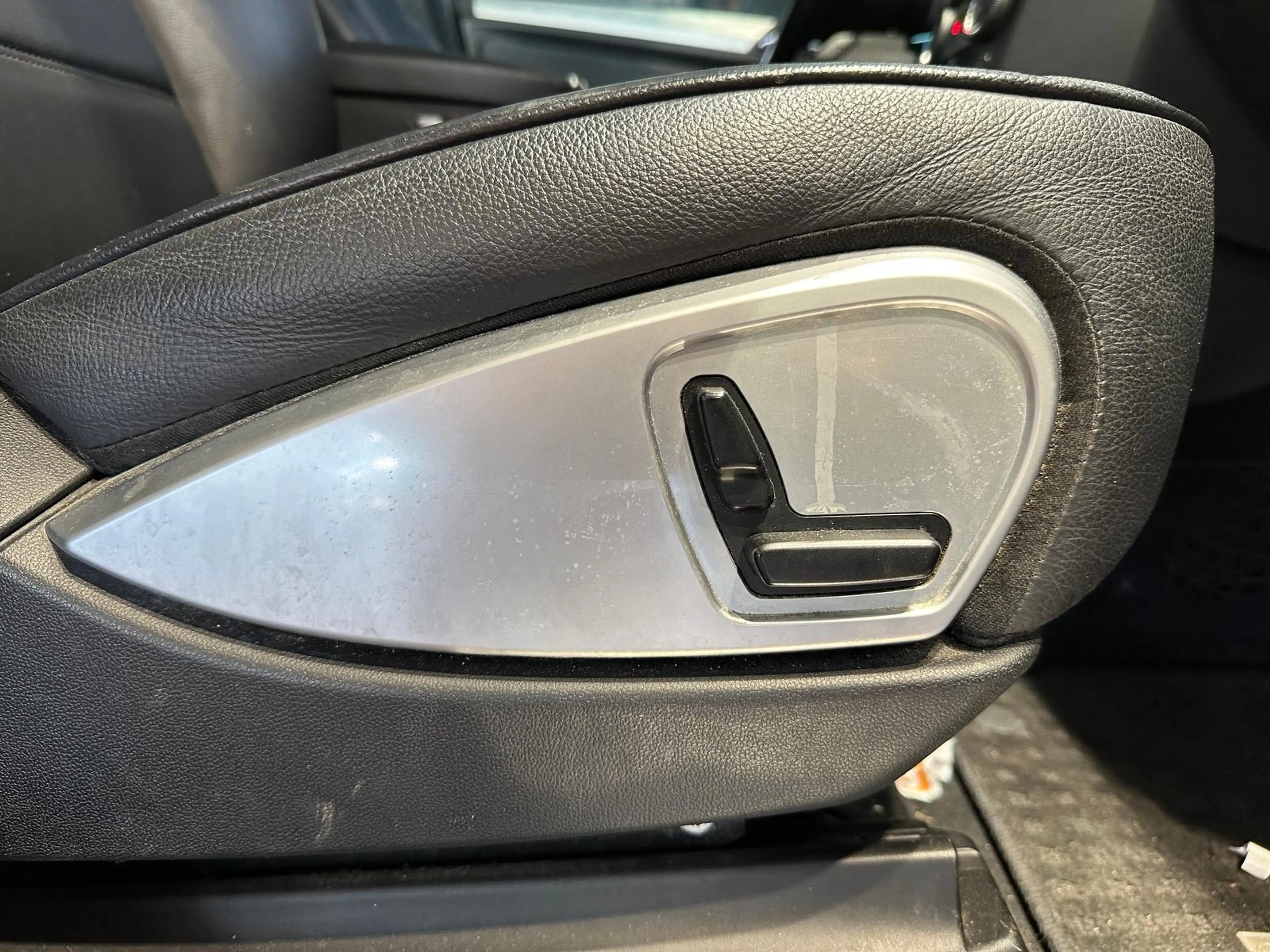Mercedes-Benz ML 300 CDI 4M SPORTPAKET AHK-3,5T 1.HAND SCHECKHEFT — photo 14