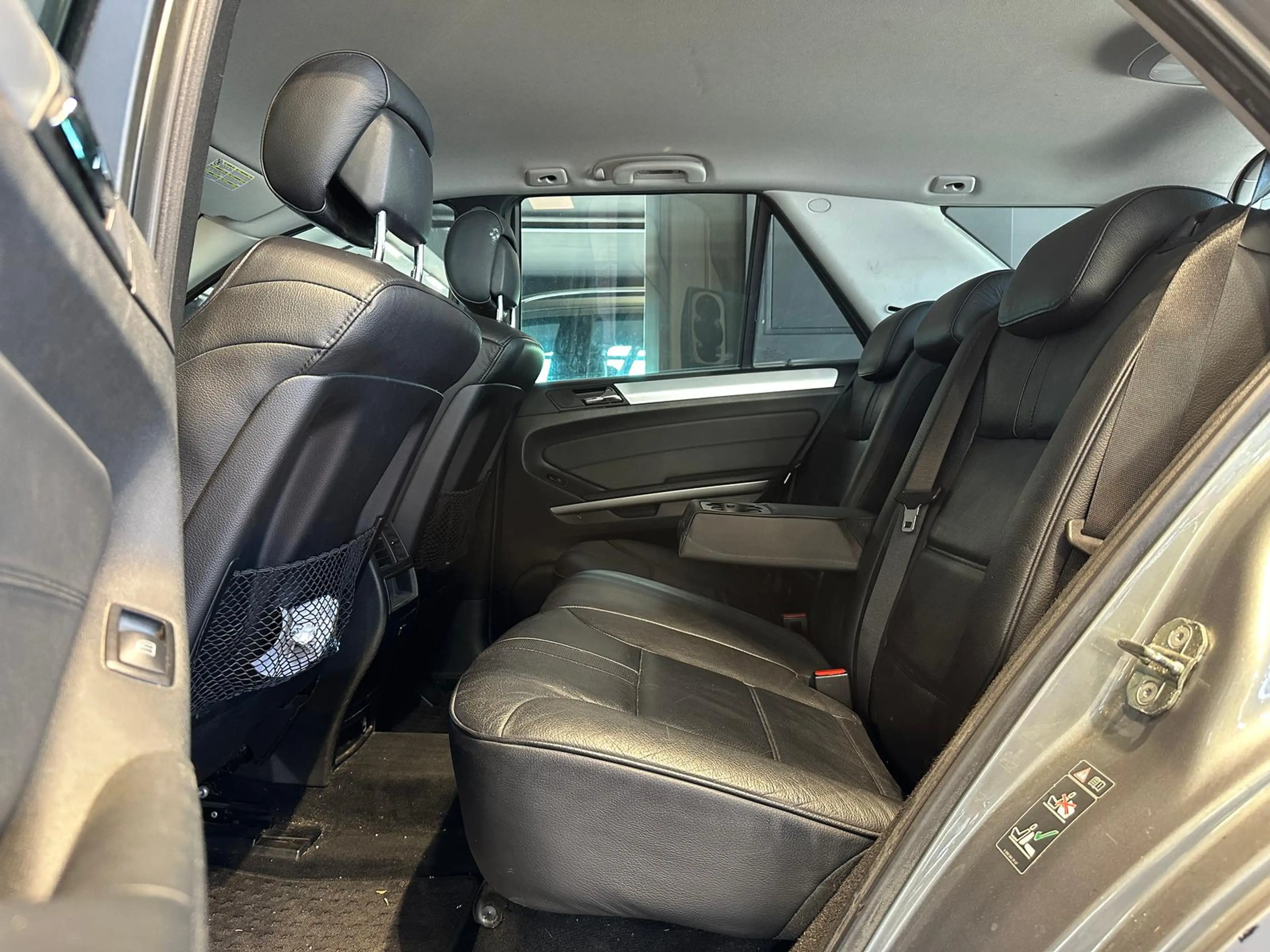 Mercedes-Benz ML 300 CDI 4M SPORTPAKET AHK-3,5T 1.HAND SCHECKHEFT — photo 11