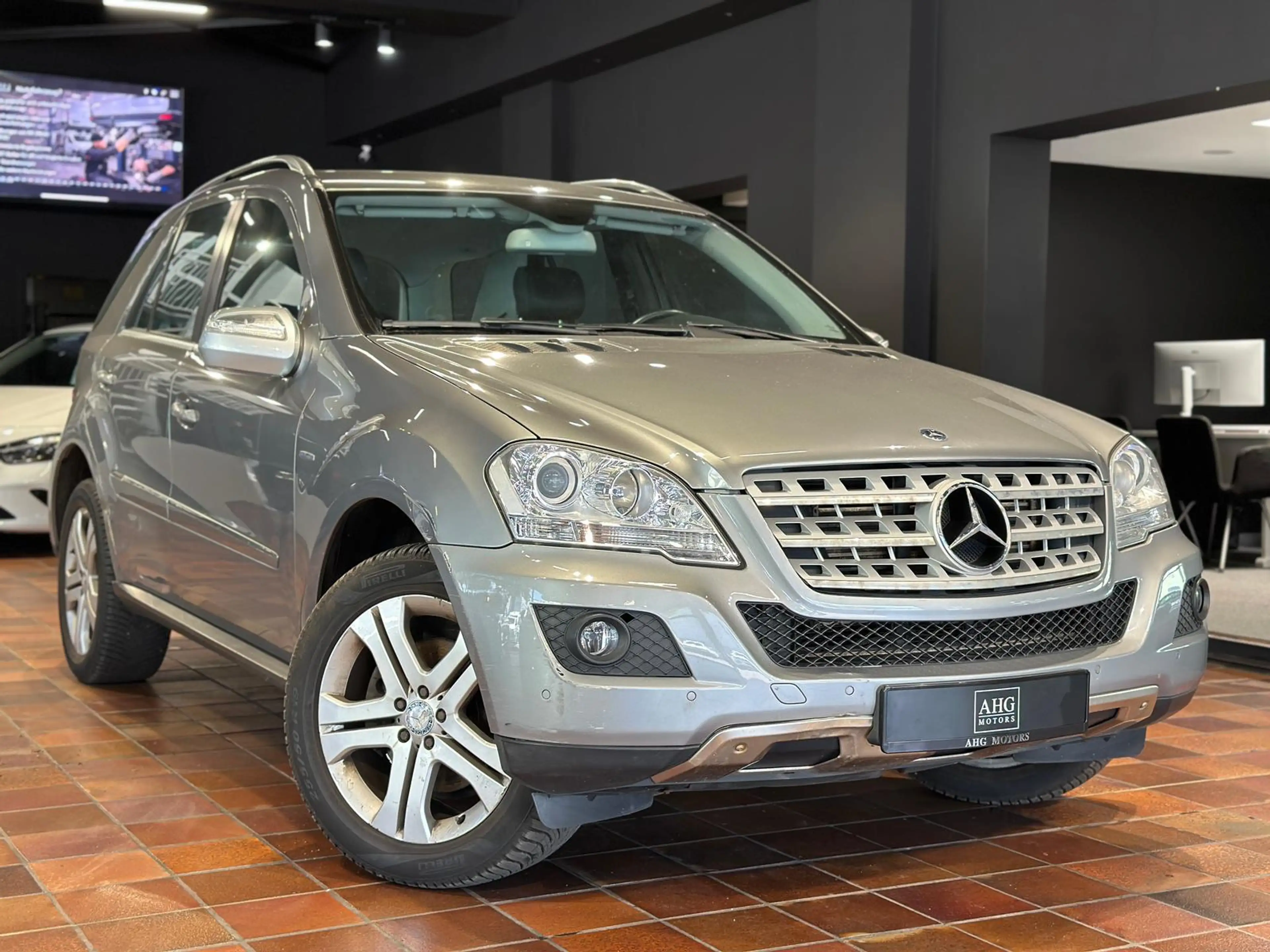 Mercedes-Benz ML 300 CDI 4M SPORTPAKET AHK-3,5T 1.HAND SCHECKHEFT — photo 8