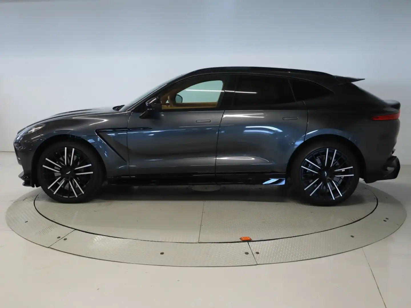 Aston Martin DBX 4.0 V8 707 4WD AUTO 707 5P Grau - 2